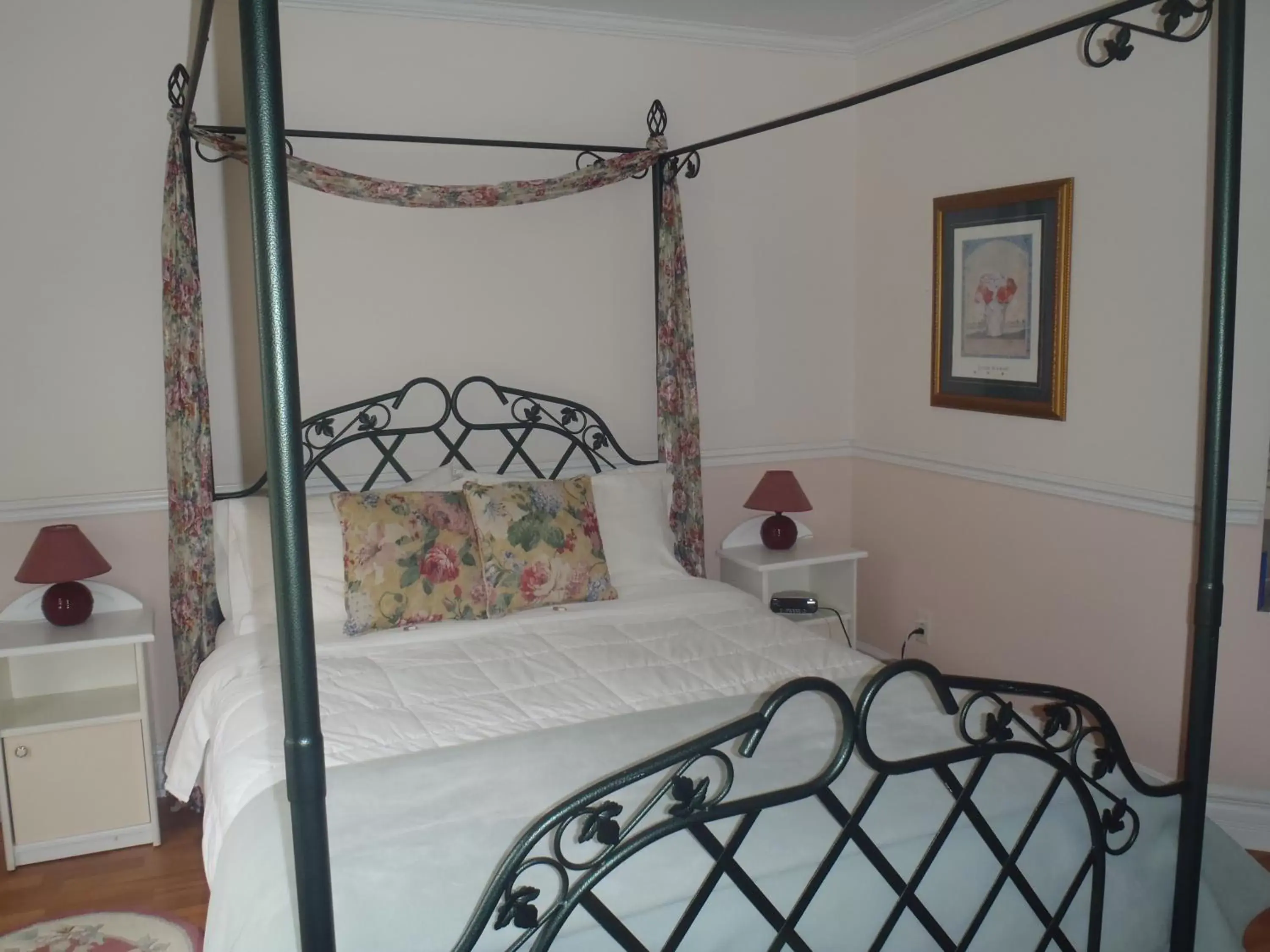 Bed in The Parrsboro Mansion Inn