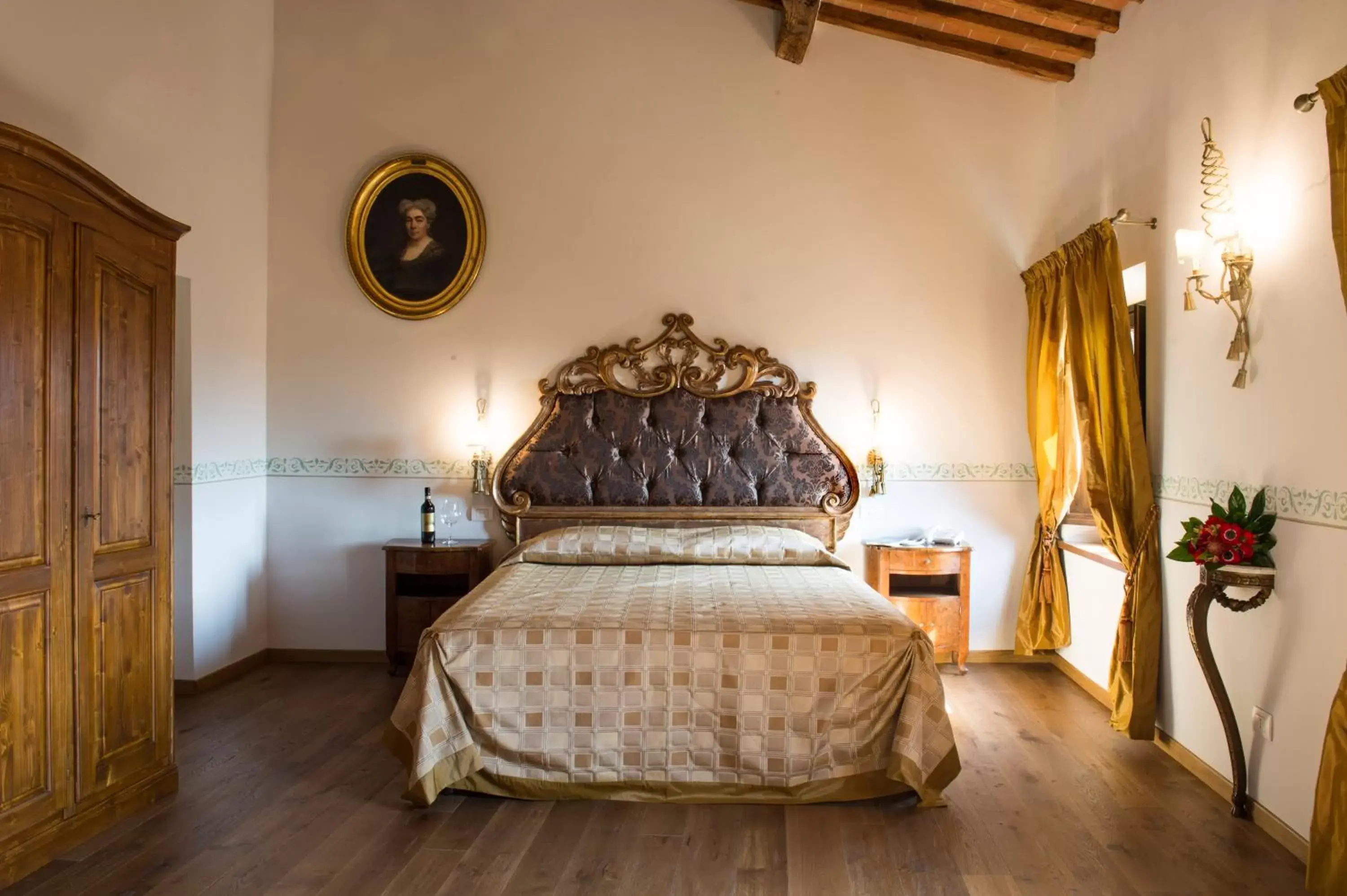 Bed in Palazzo Pacini