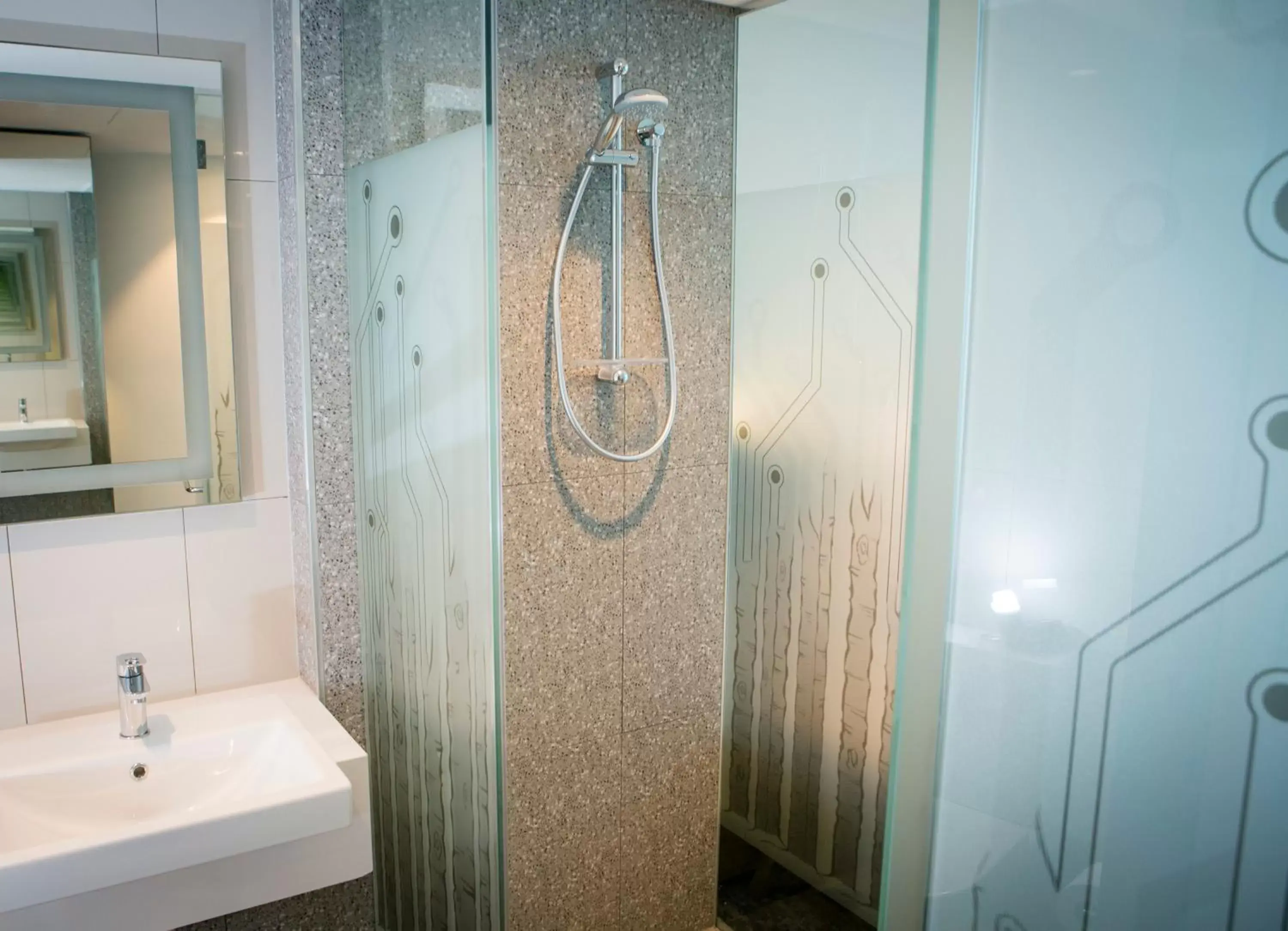 Photo of the whole room, Bathroom in Holiday Inn Express Sydney Macquarie Park, an IHG Hotel