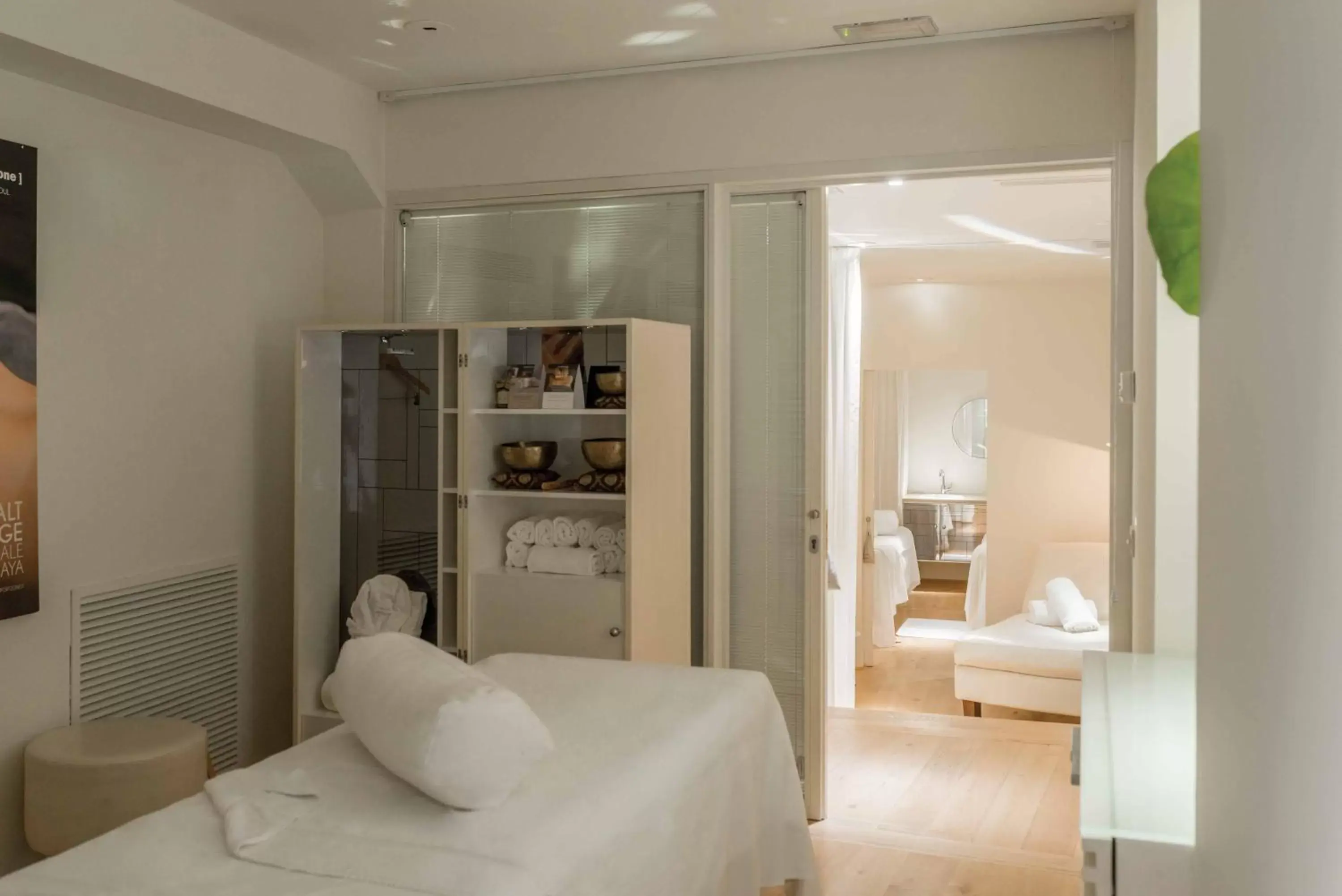 Massage, Bed in Hotel Continentale - Lungarno Collection