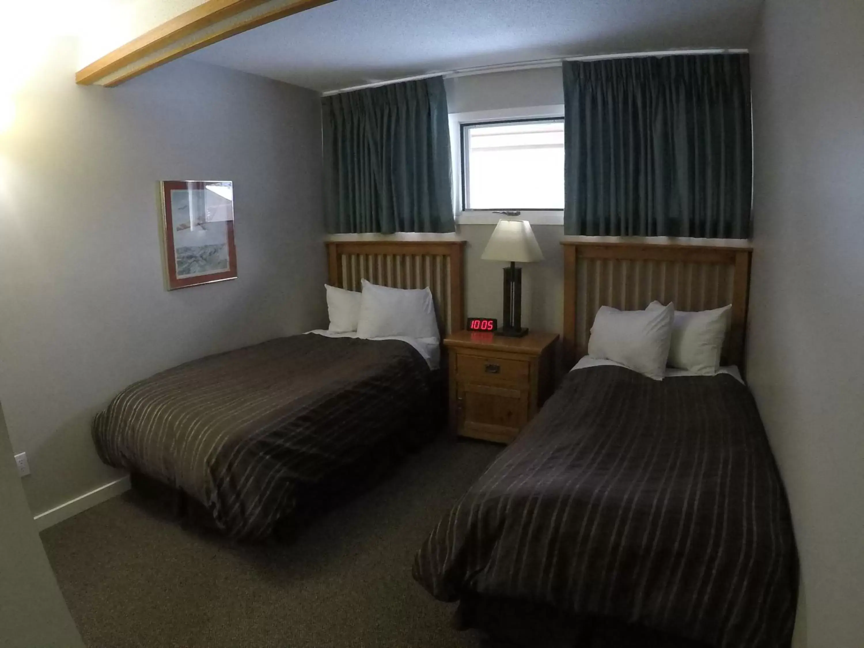 Photo of the whole room, Bed in Panorama Vacation Retreat at Horsethief Lodge