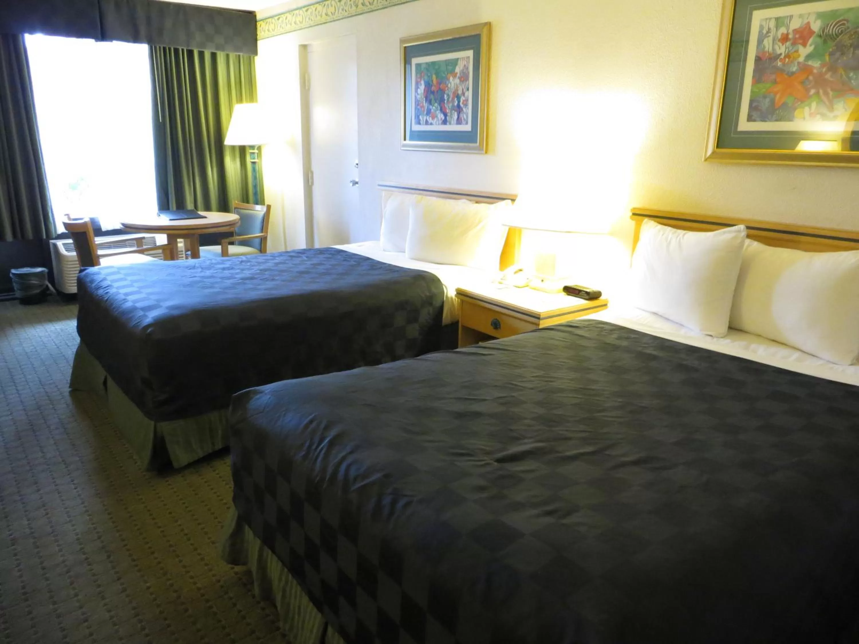 Day, Bed in Maingate Lakeside Resort