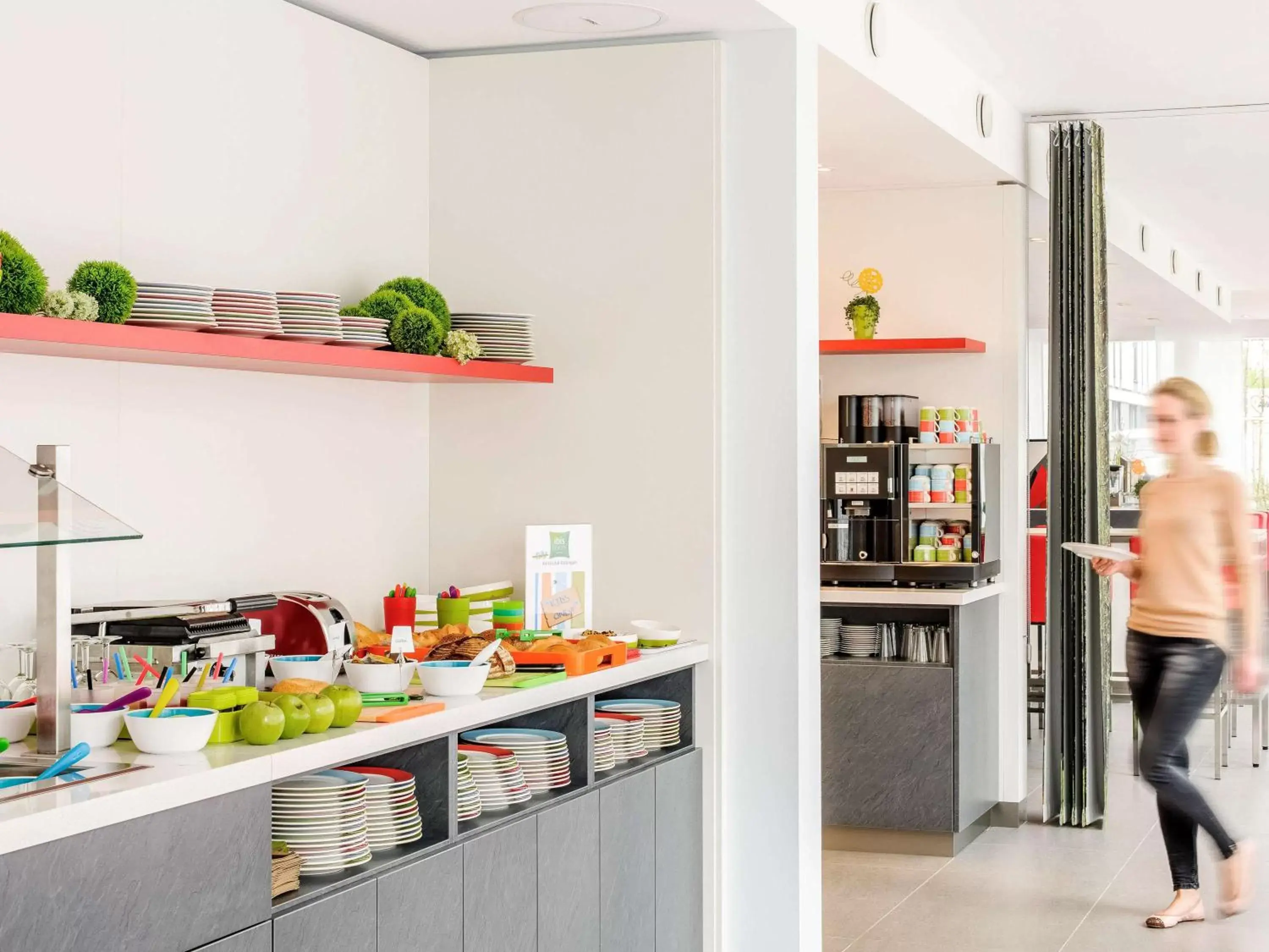 Restaurant/places to eat, Kitchen/Kitchenette in ibis Styles Karlsruhe Ettlingen