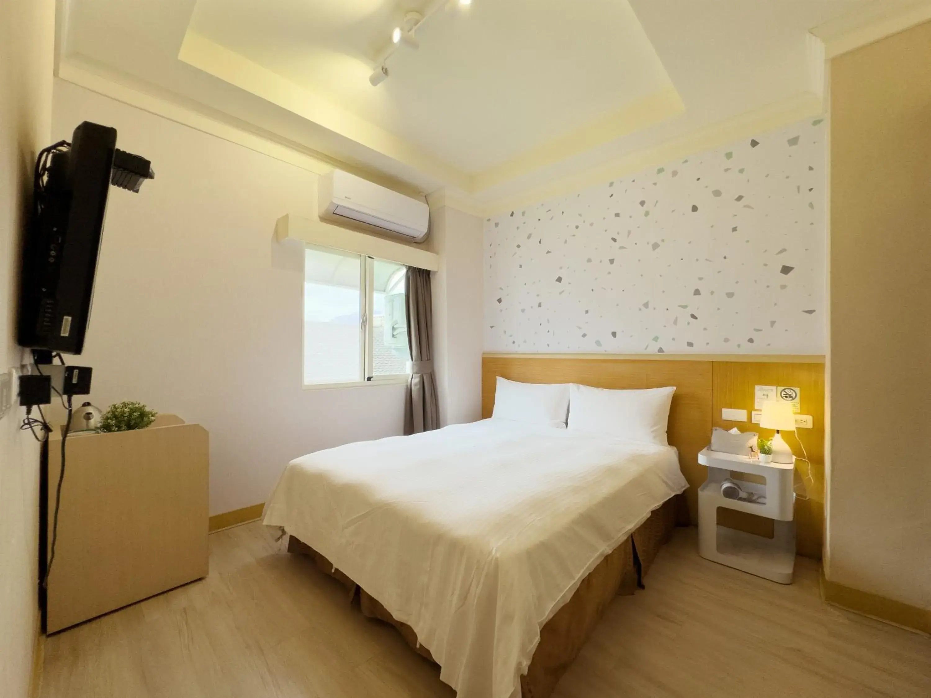 On site, Bed in together hotel-Hualien Zhongshan