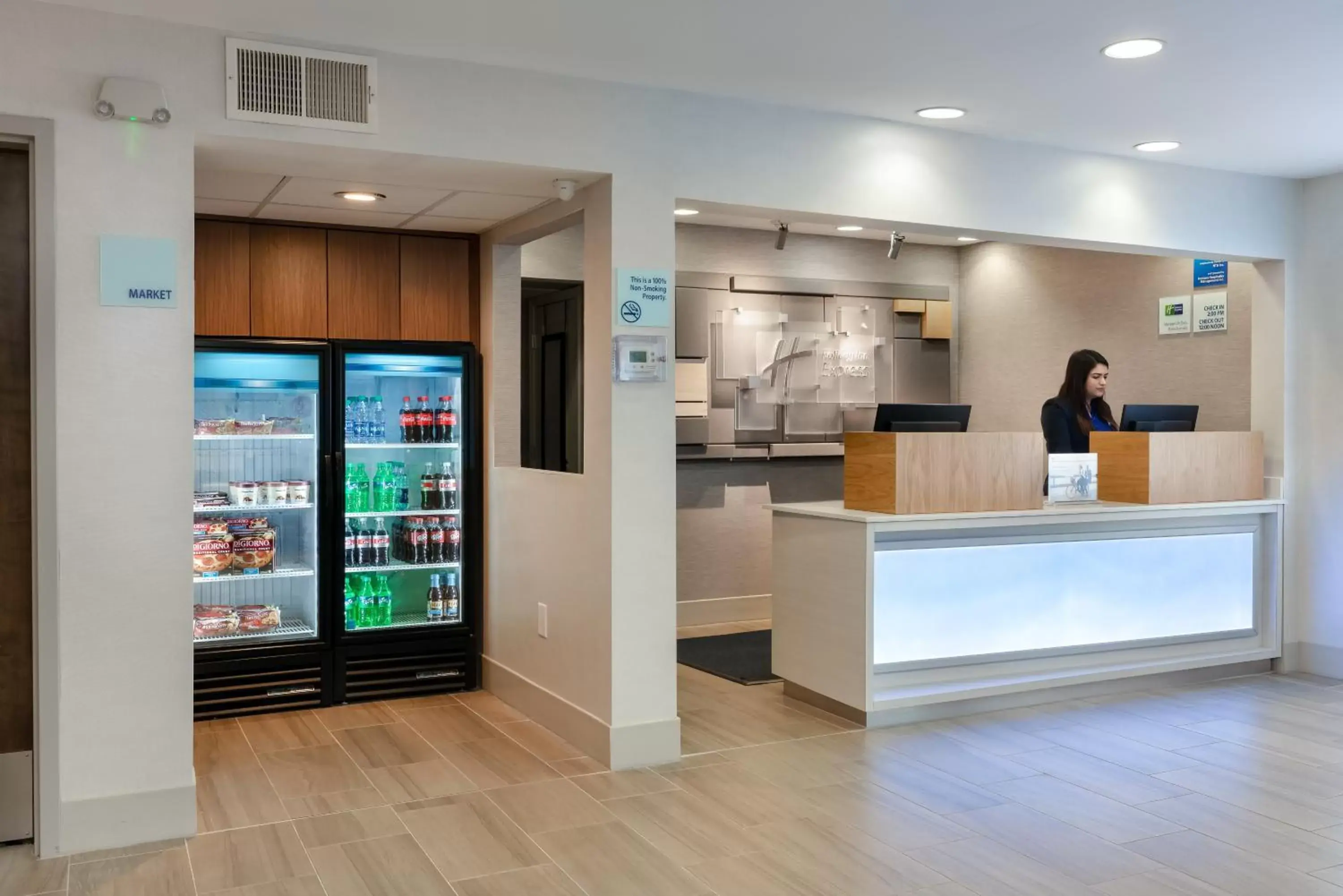 Property building in Holiday Inn Express Alpharetta - Roswell by IHG Property building in Holiday Inn Express Alpharetta - Roswell by IHG