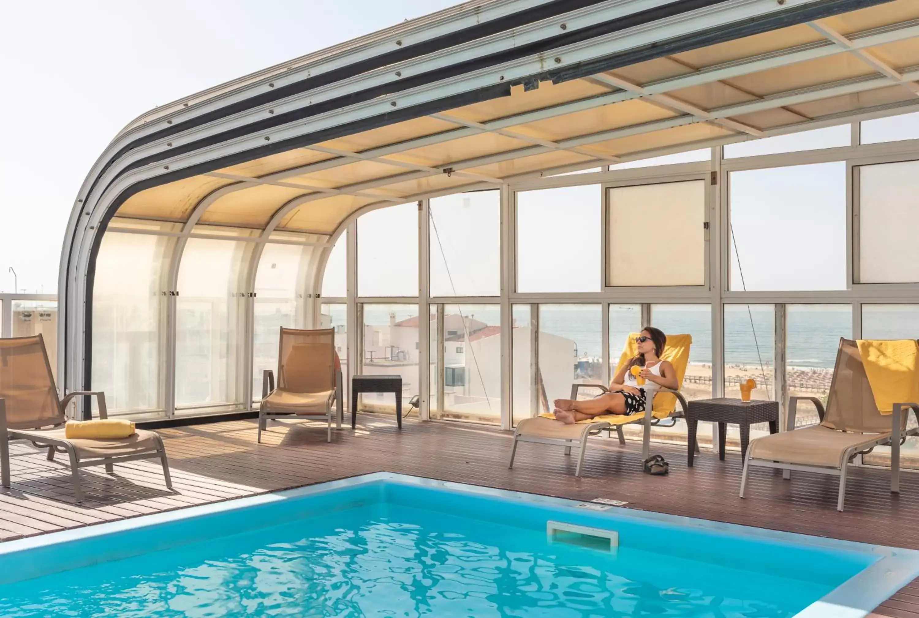 Swimming pool in Hotel Baía De Monte Gordo Swimming pool in Hotel Baía De Monte Gordo