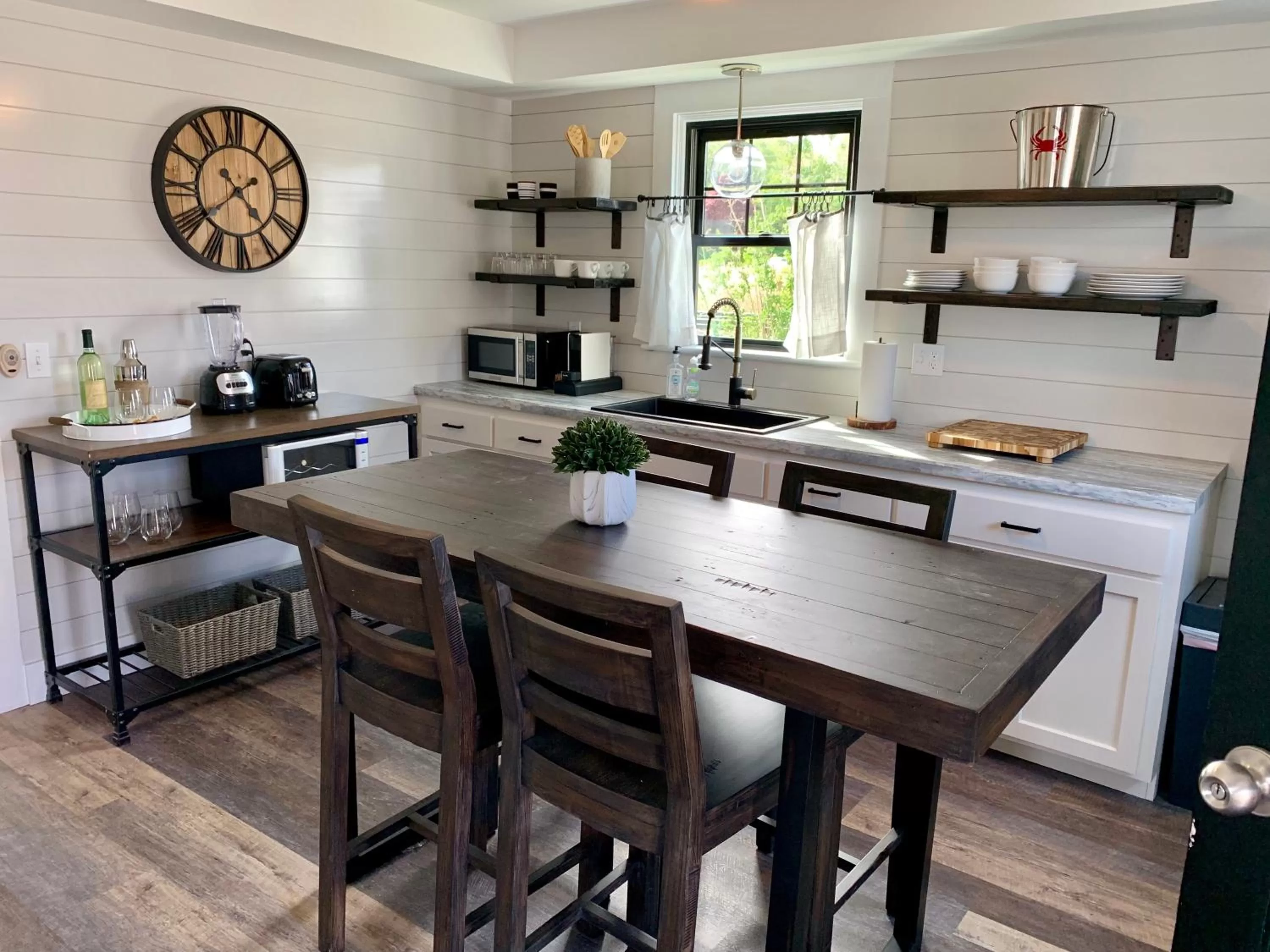 Kitchen or kitchenette in Harbor View Landing