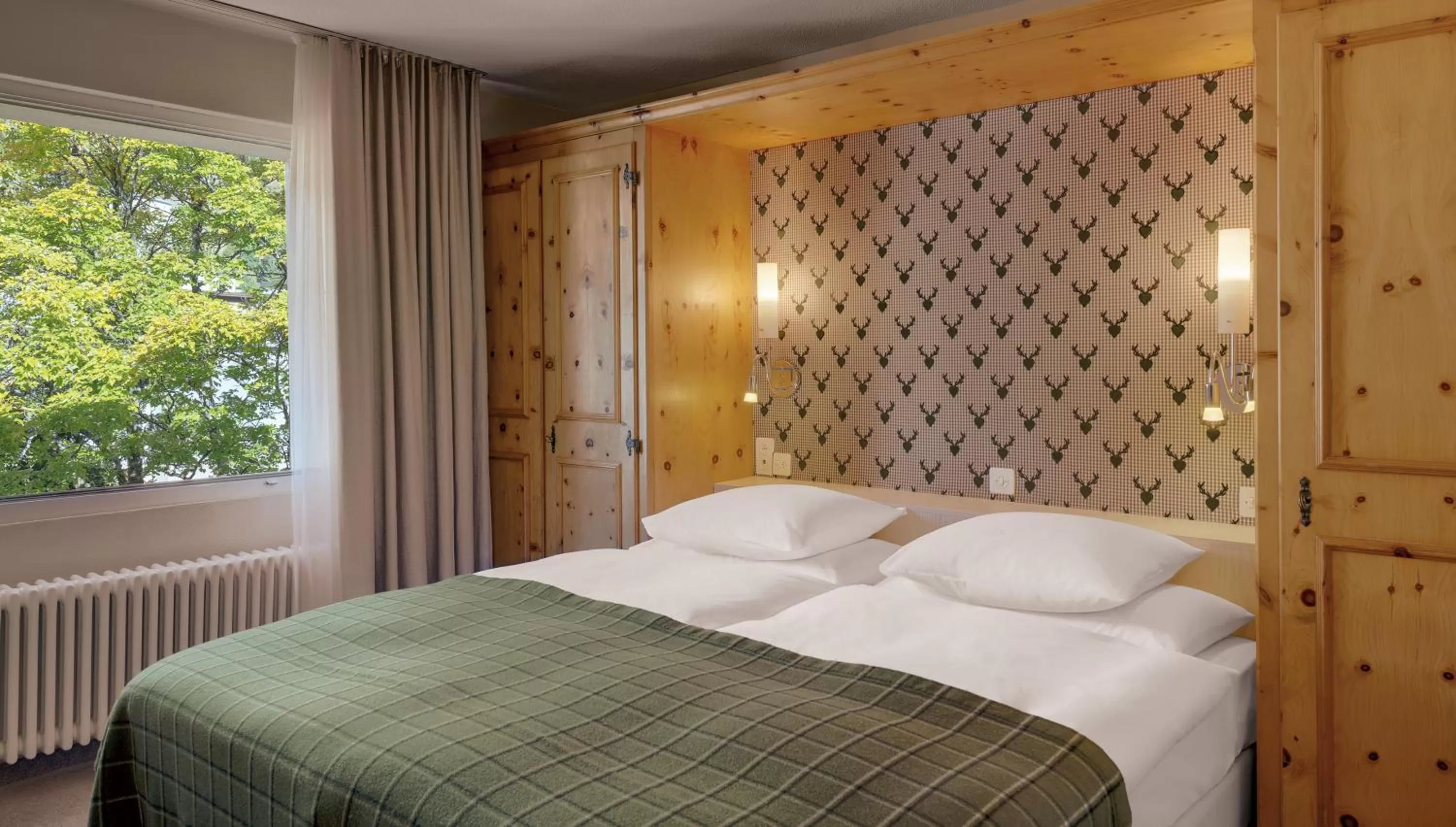 Day, Bed in Morosani Posthotel