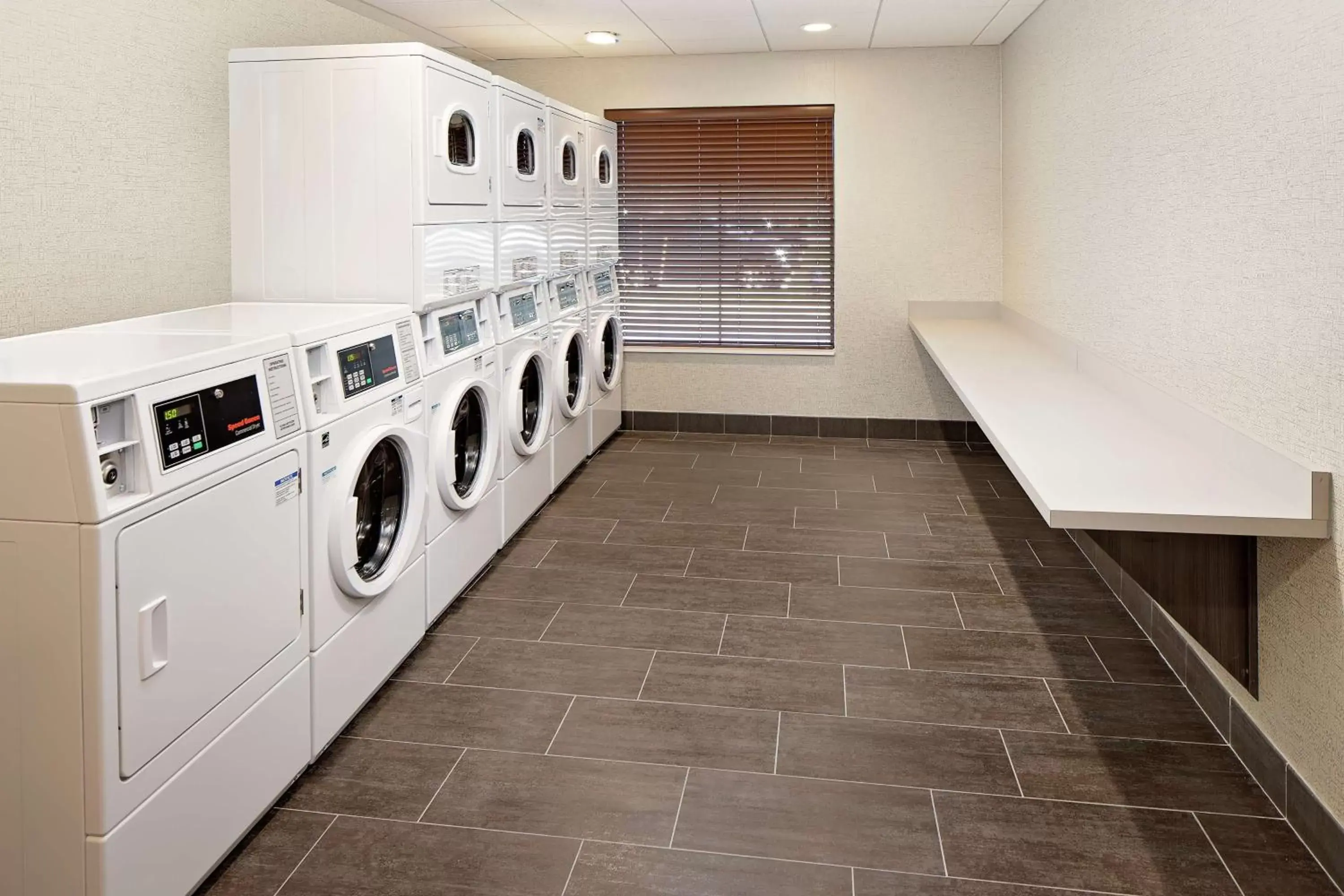 Property building in Homewood Suites By Hilton Ronkonkoma Property building in Homewood Suites By Hilton Ronkonkoma