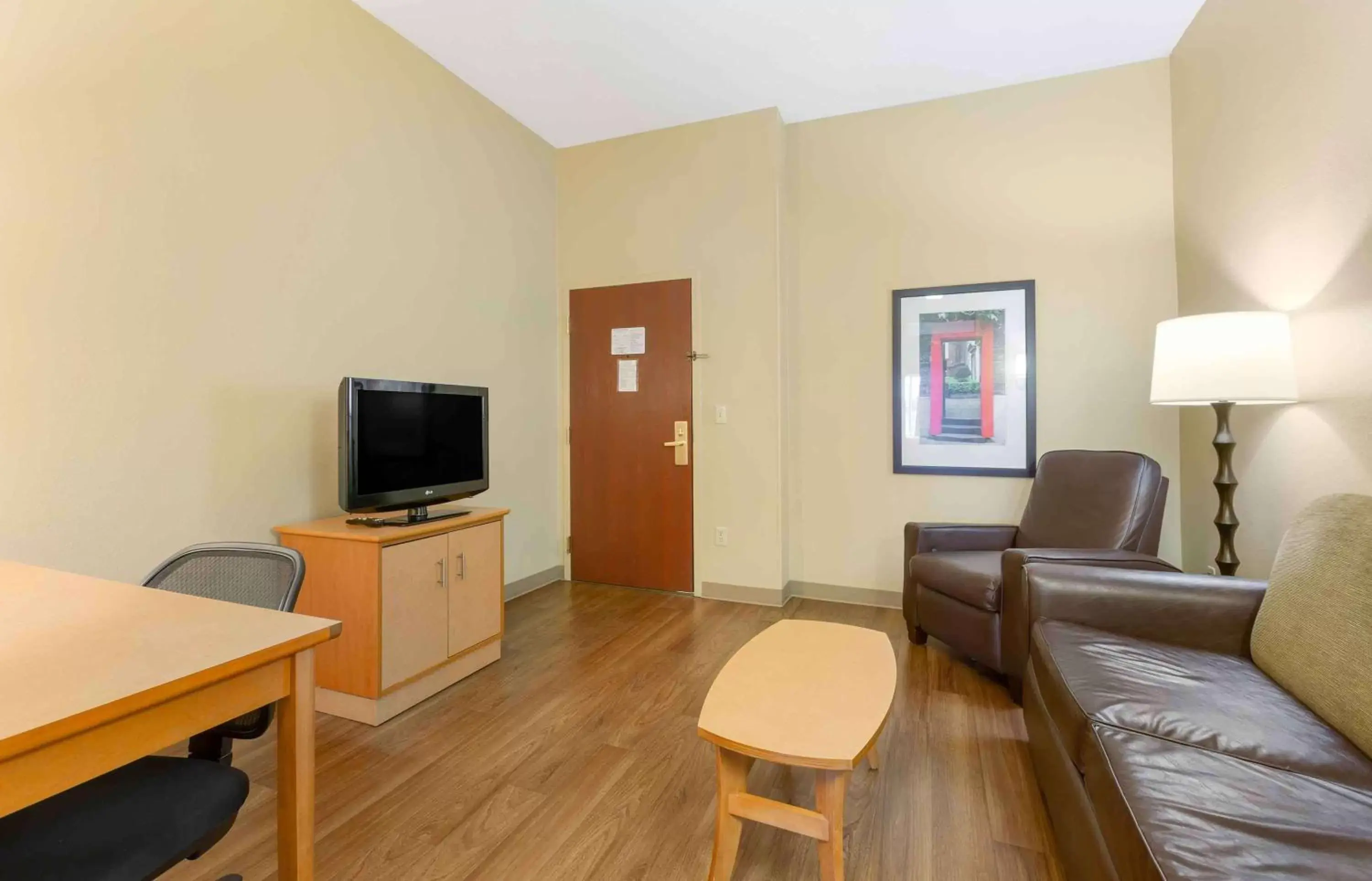 Bedroom, Seating Area in Extended Stay America Suites - Findlay - Tiffin Avenue