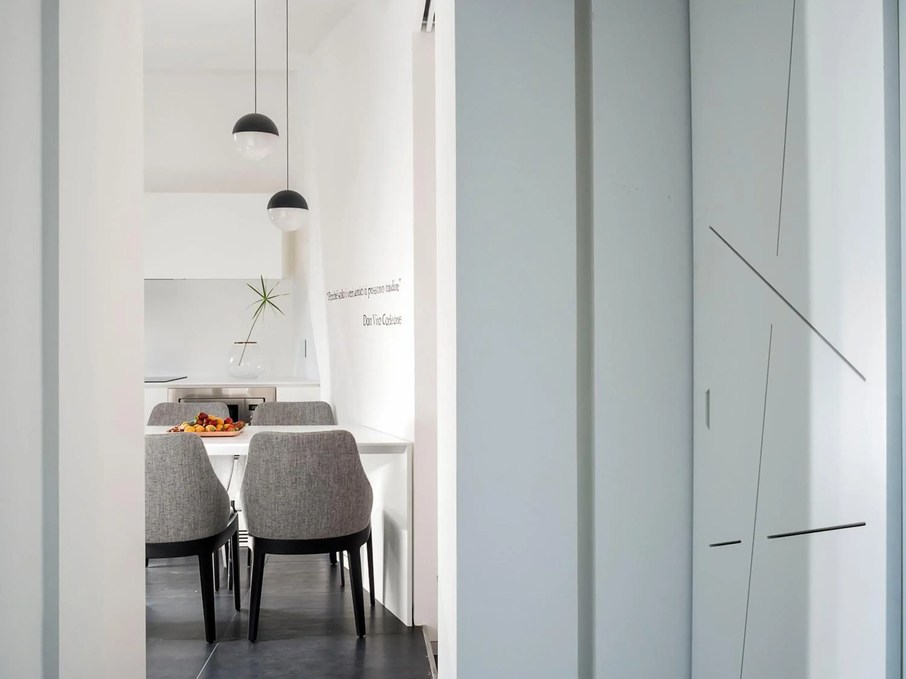 Kitchen or kitchenette, Dining Area in Duomo Suites & Spa