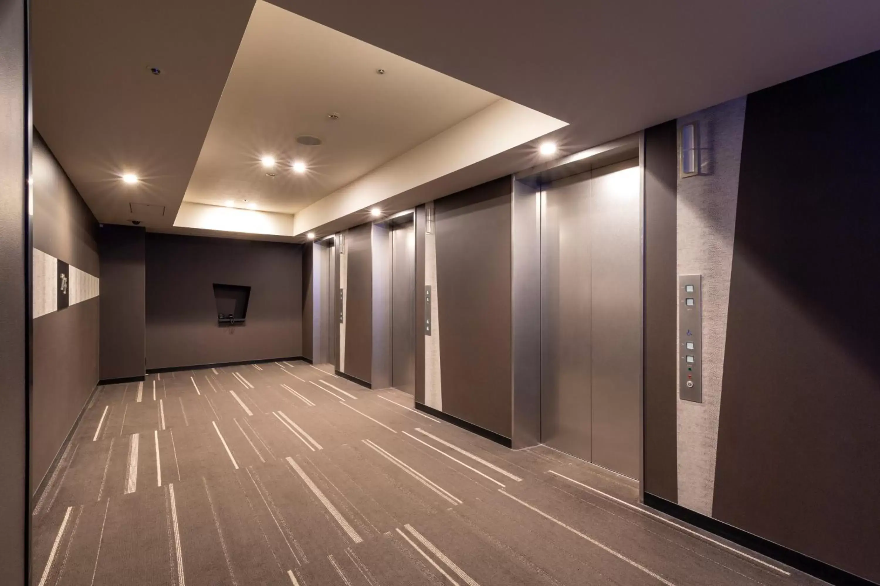 elevator in The Royal Park Hotel Tokyo Haneda