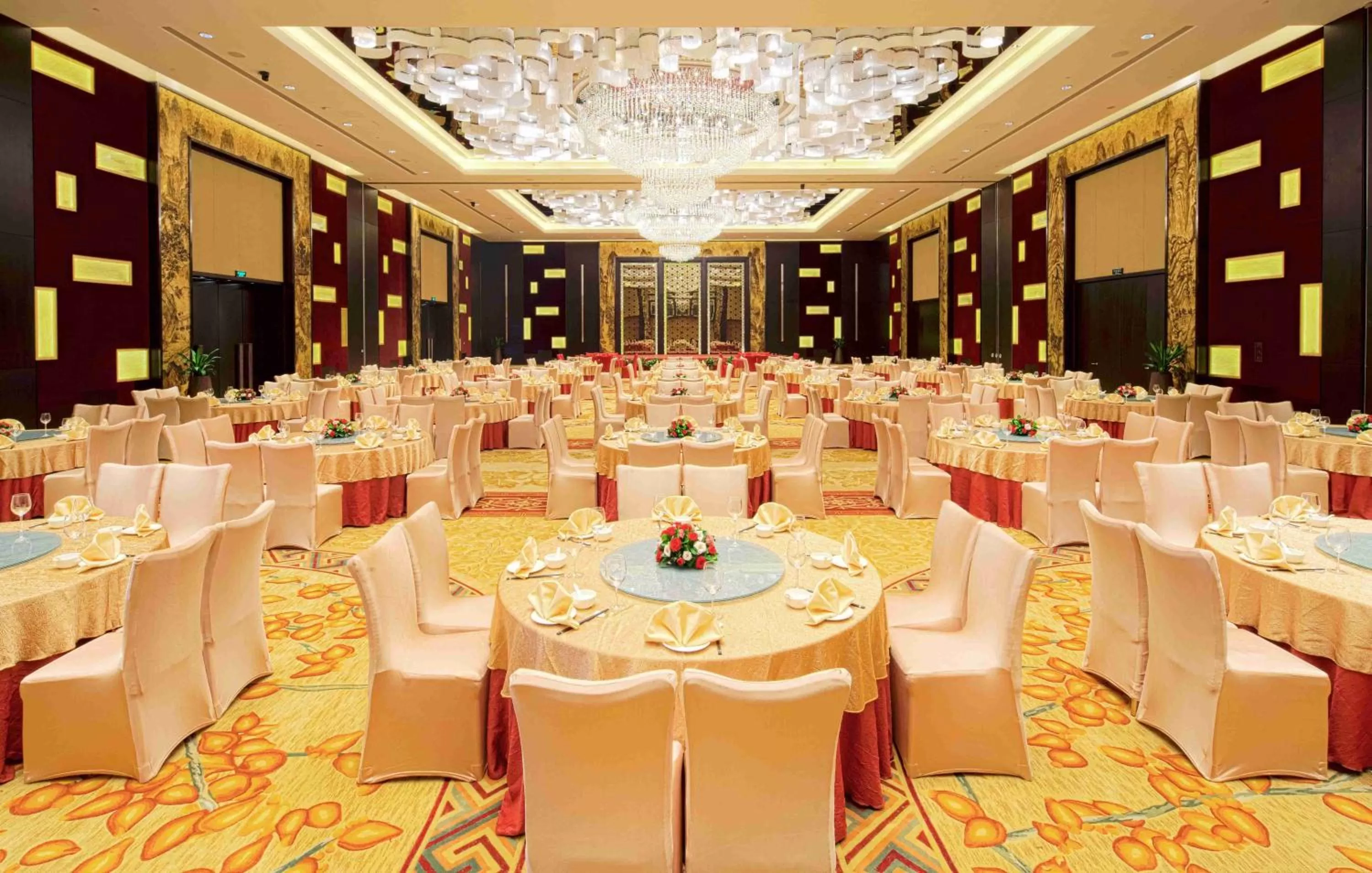 Banquet/Function facilities in Crowne Plaza Guangzhou Huadu by IHG - Free Shuttle bus between hotel to Exhibition Center During Canton Fair