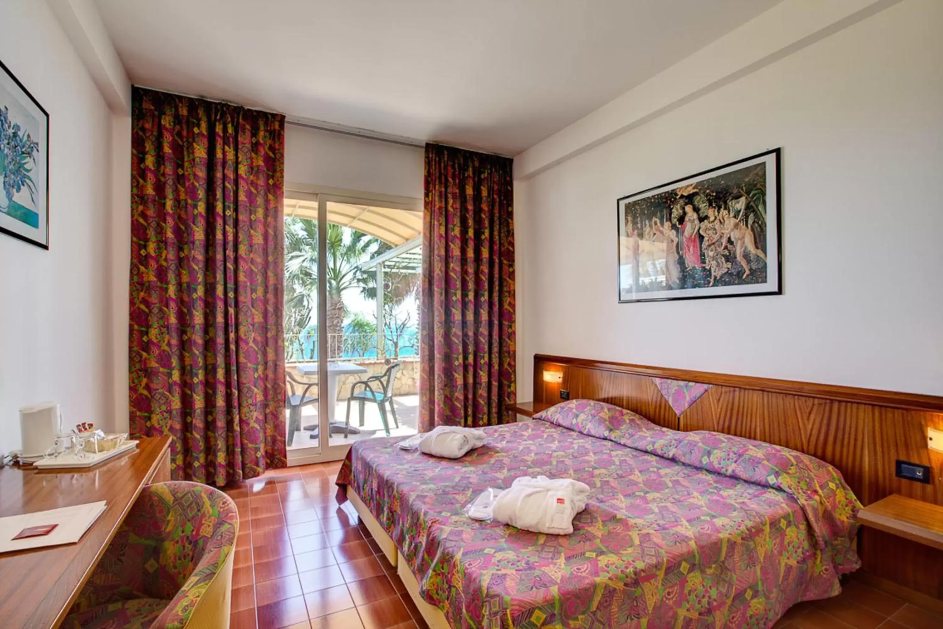 Double or Twin Room with Terrace and Sea View in Hotel Olimpo le Terrazze
