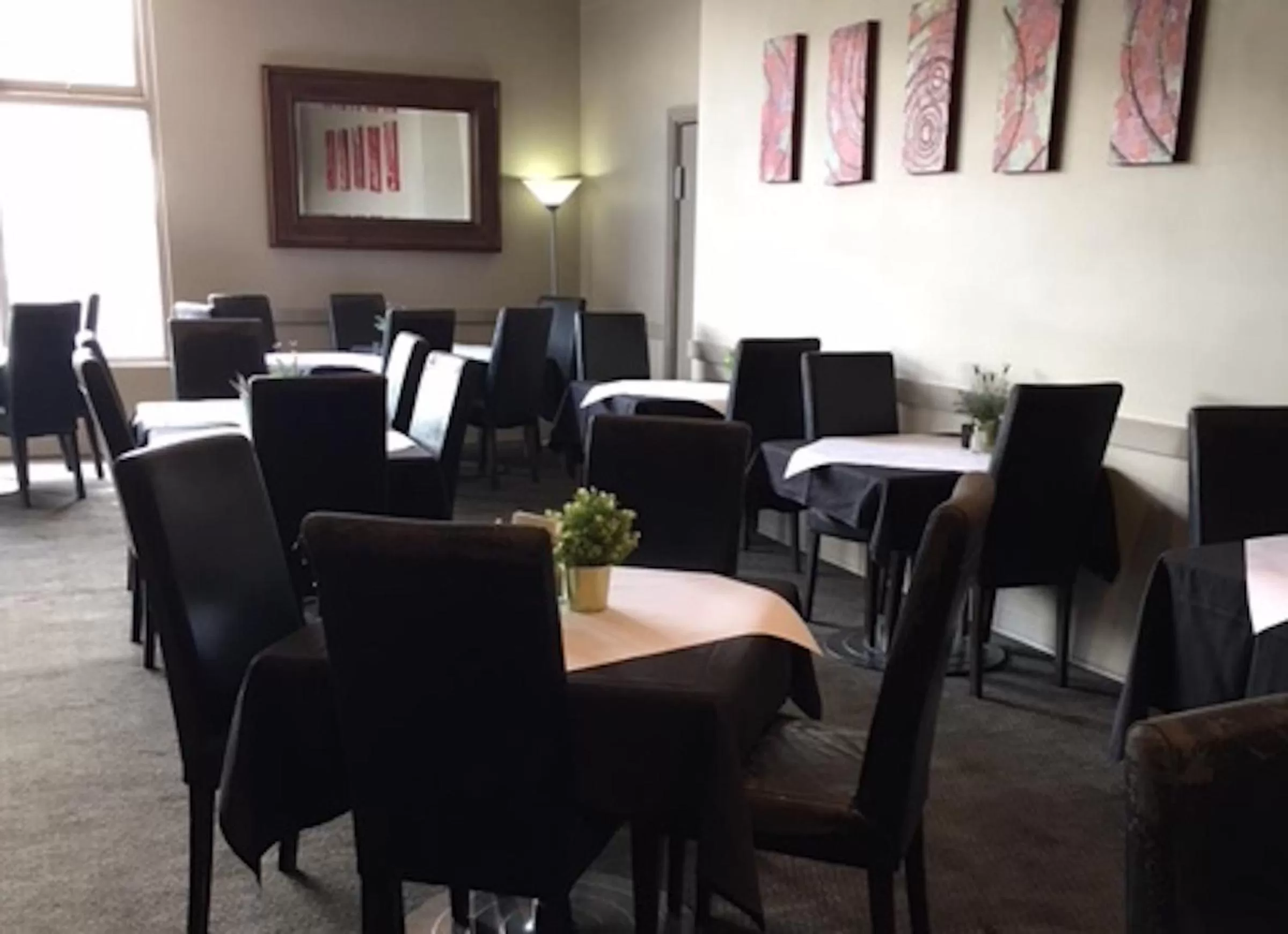 Restaurant/places to eat in Commercial Hotel Motel Lithgow