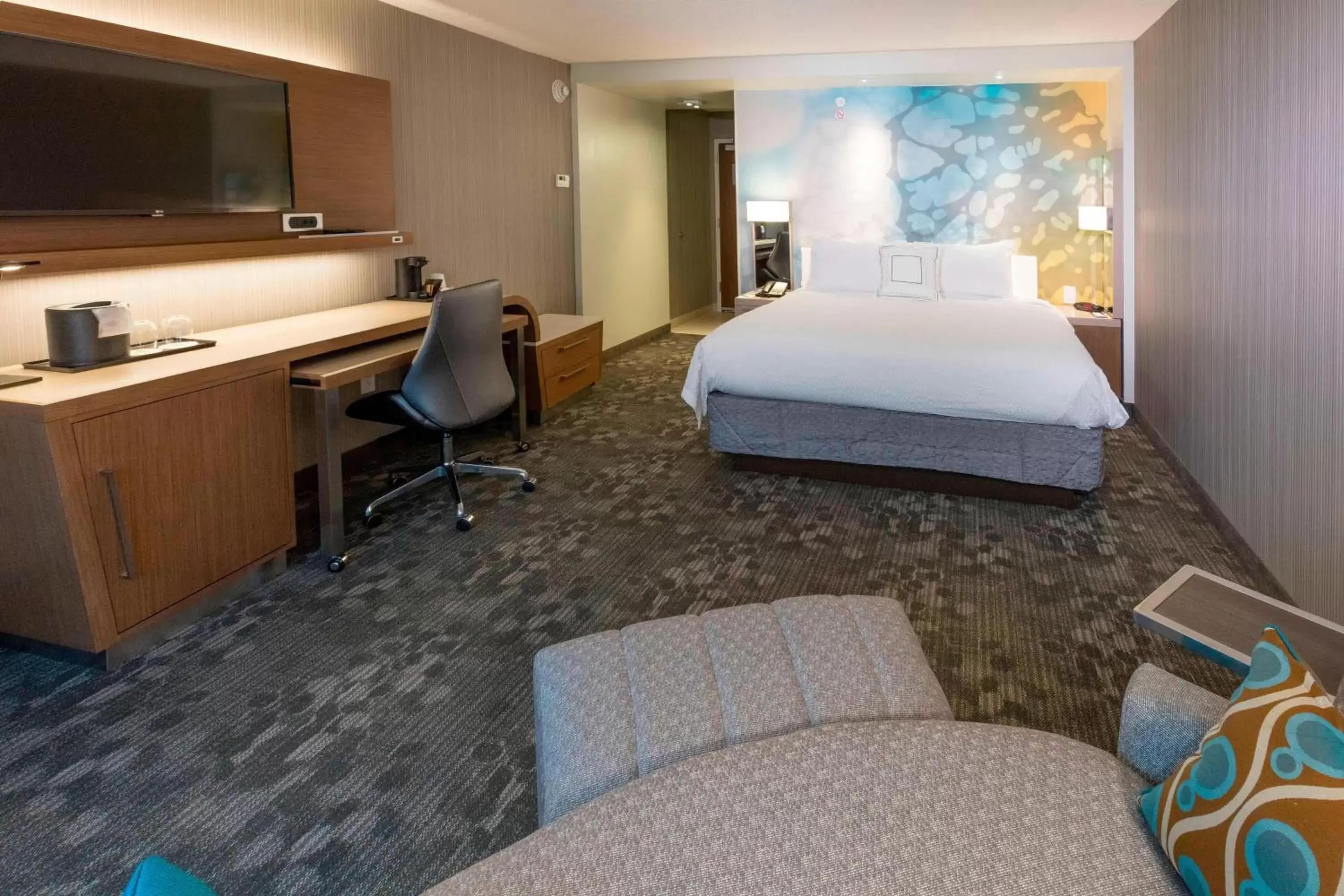Photo of the whole room, Bed in Courtyard by Marriott St. Augustine Beach