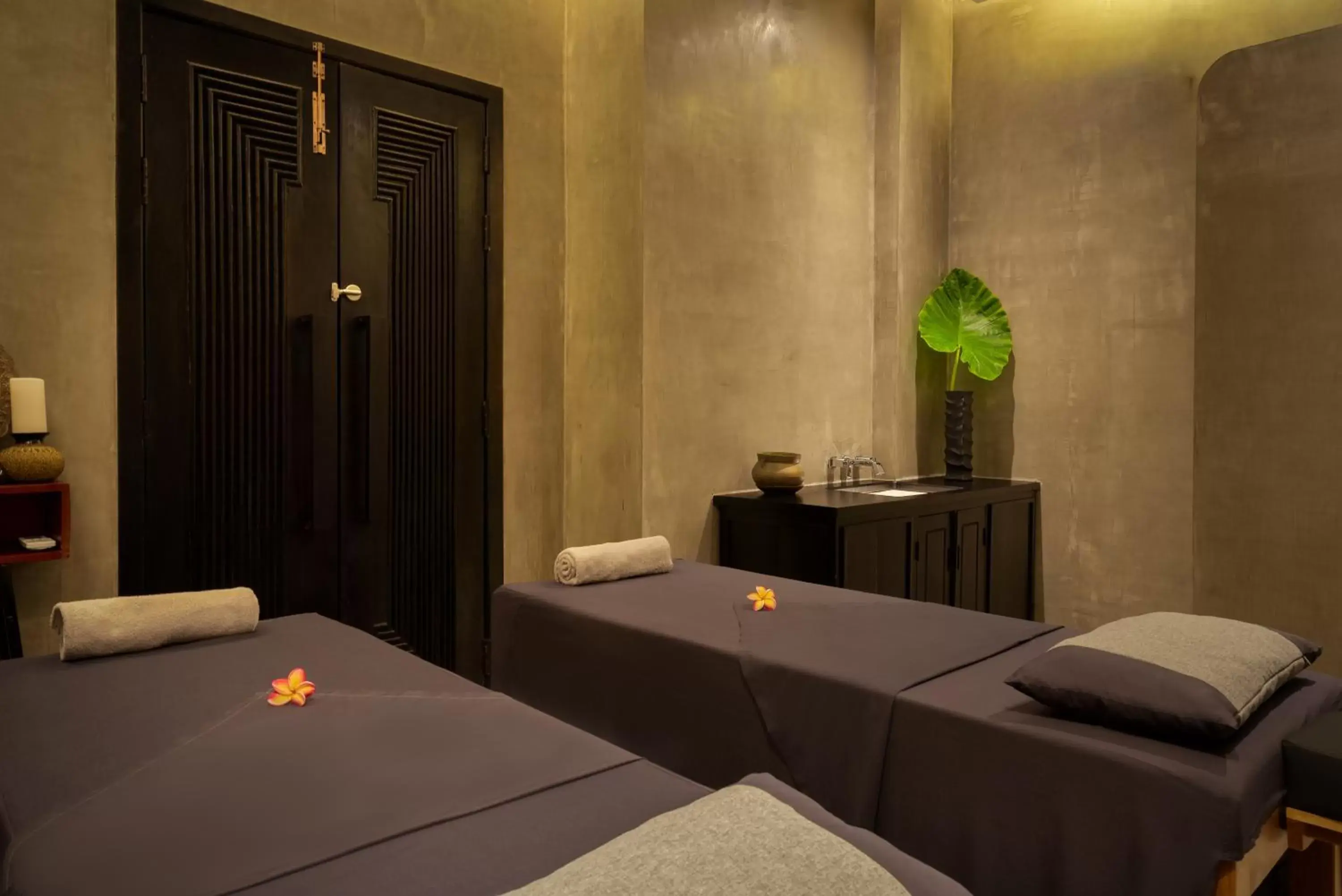 Massage, Bed in Eightfold Urban Resort Massage, Bed in Eightfold Urban Resort