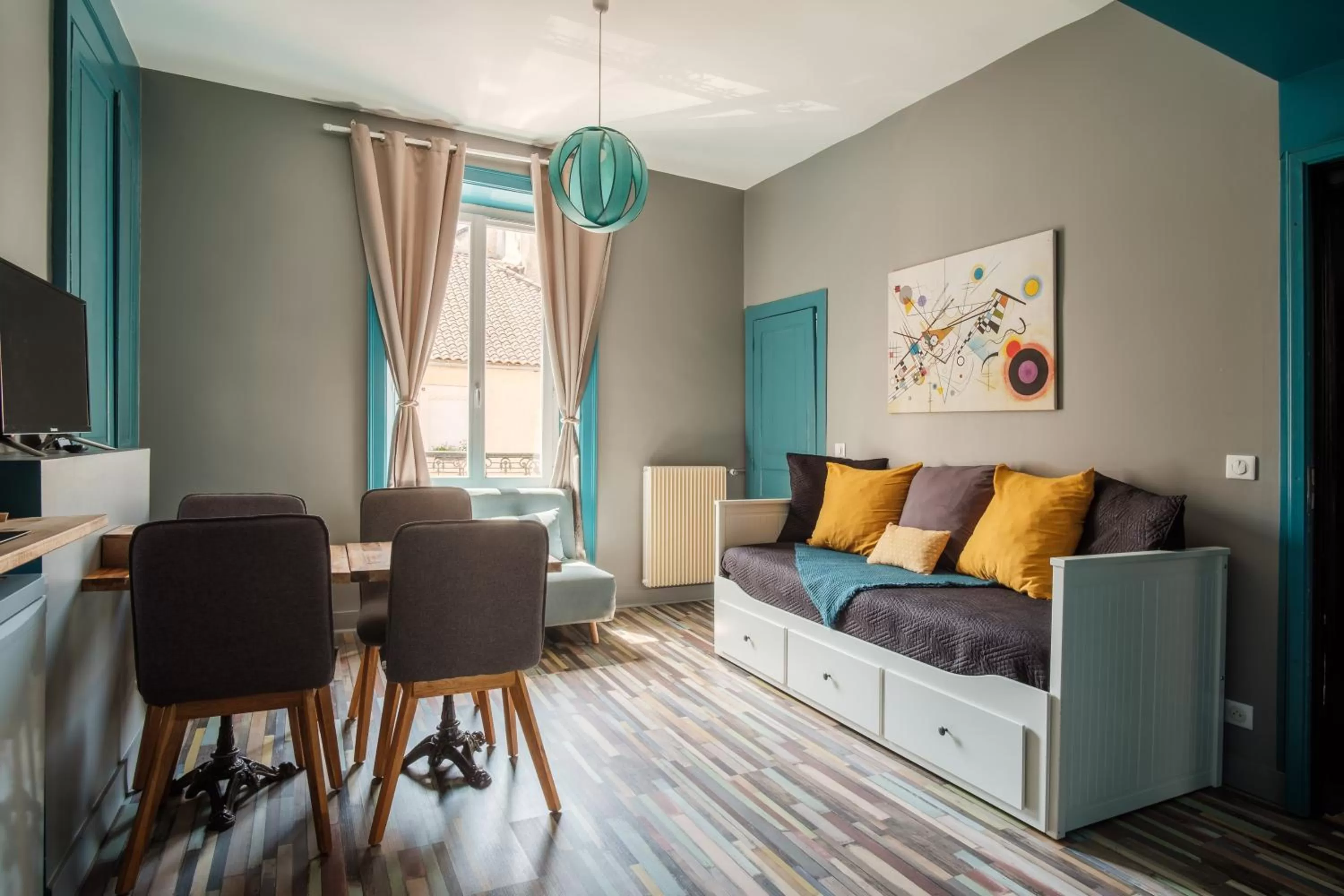 Living room, Seating Area in Dupain & Dubeurre Appart'Hôtel - Parking