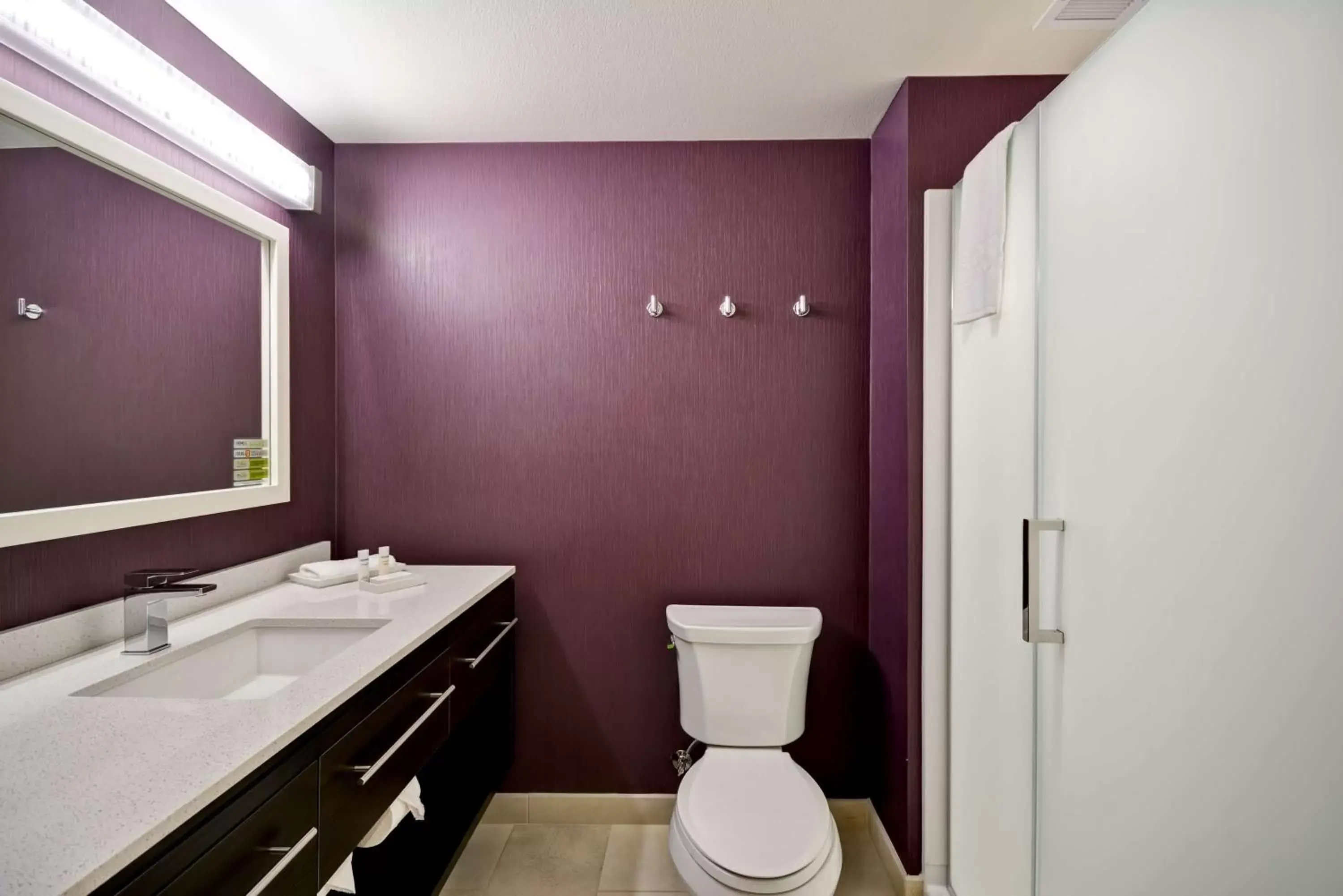 Bathroom in Home2 Suites By Hilton Livermore