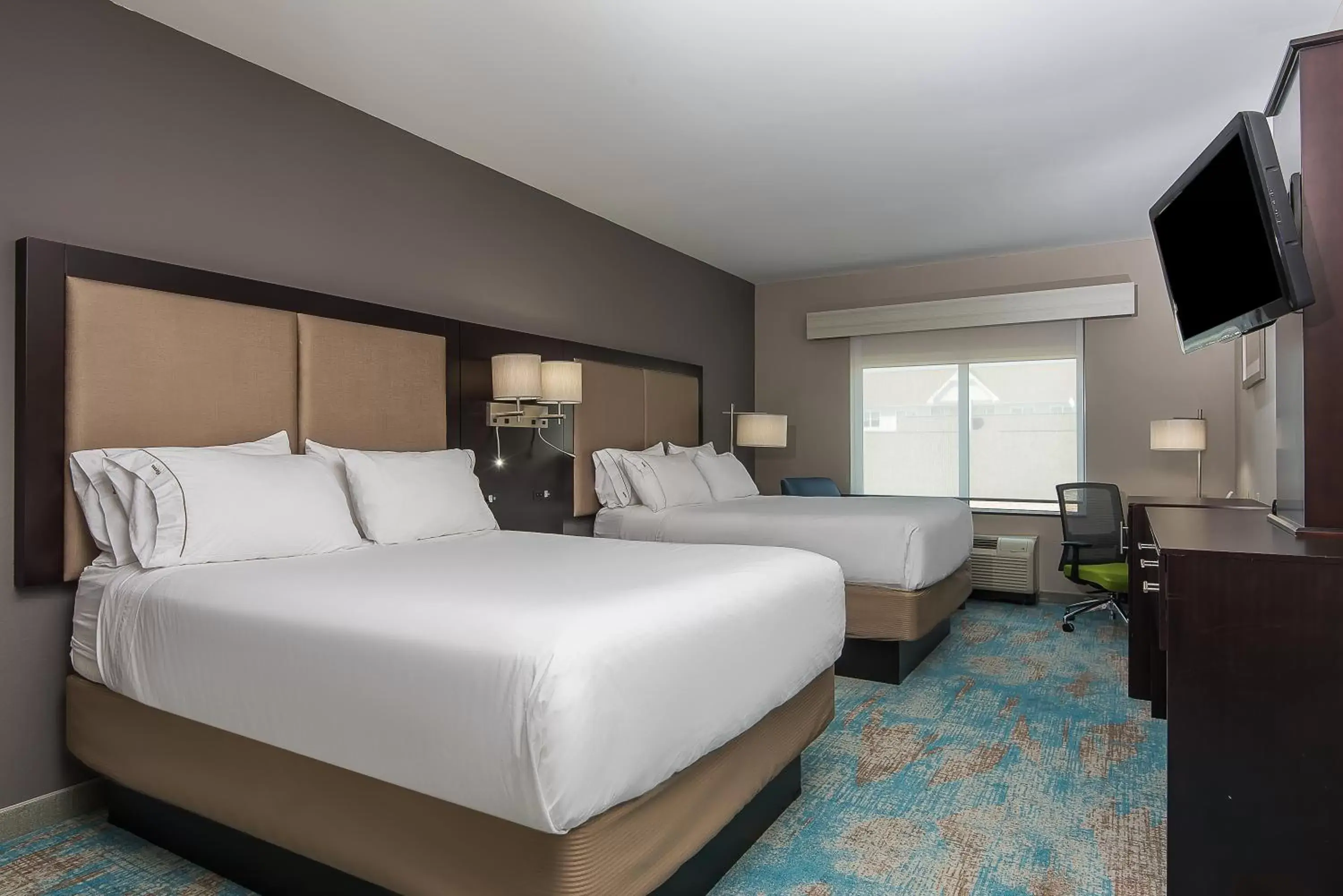 Photo of the whole room, Bed in Holiday Inn Express & Suites Norwood, an IHG Hotel