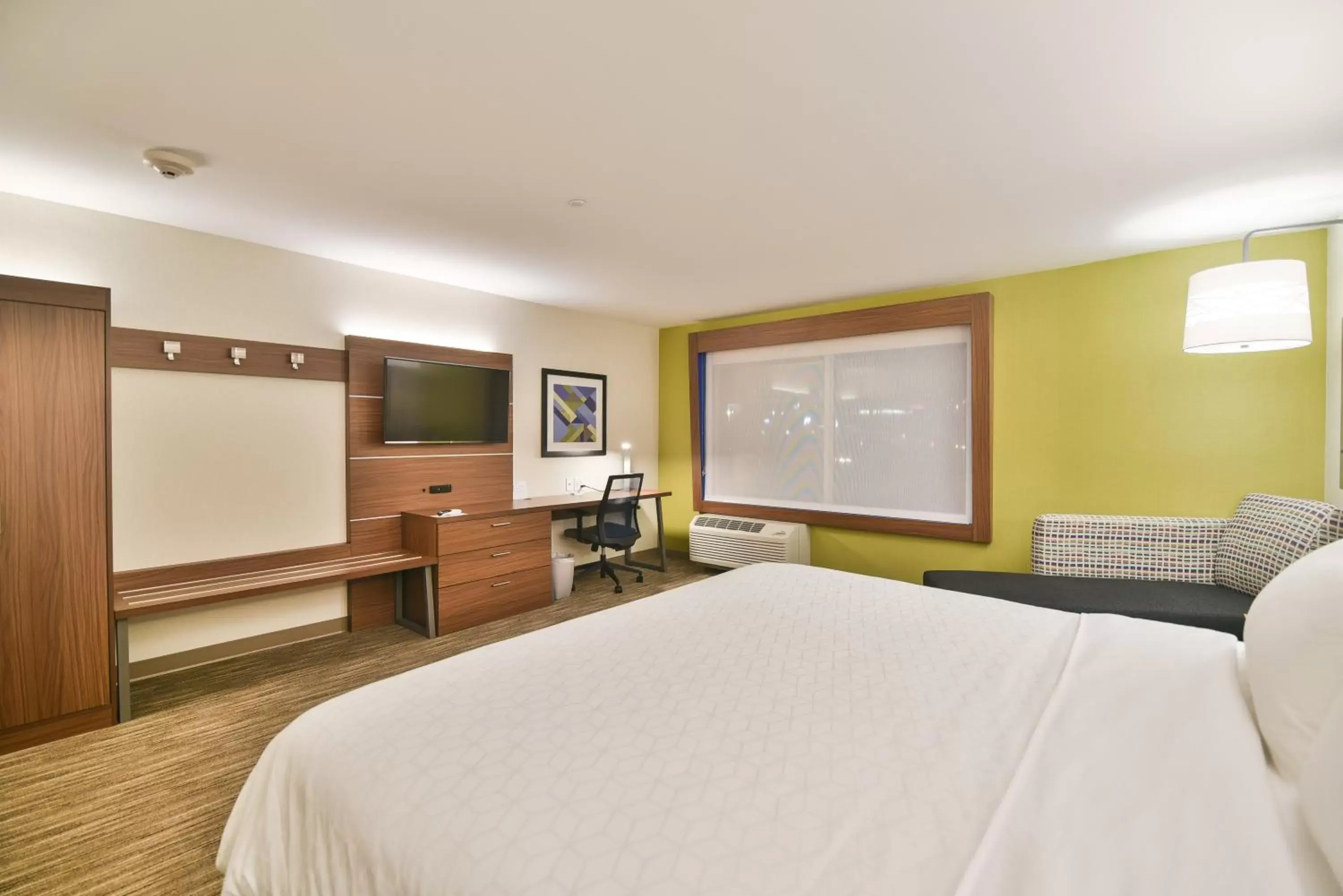 Photo of the whole room, Bed in Holiday Inn Express & Suites Lehi - Thanksgiving Point, an IHG Hotel