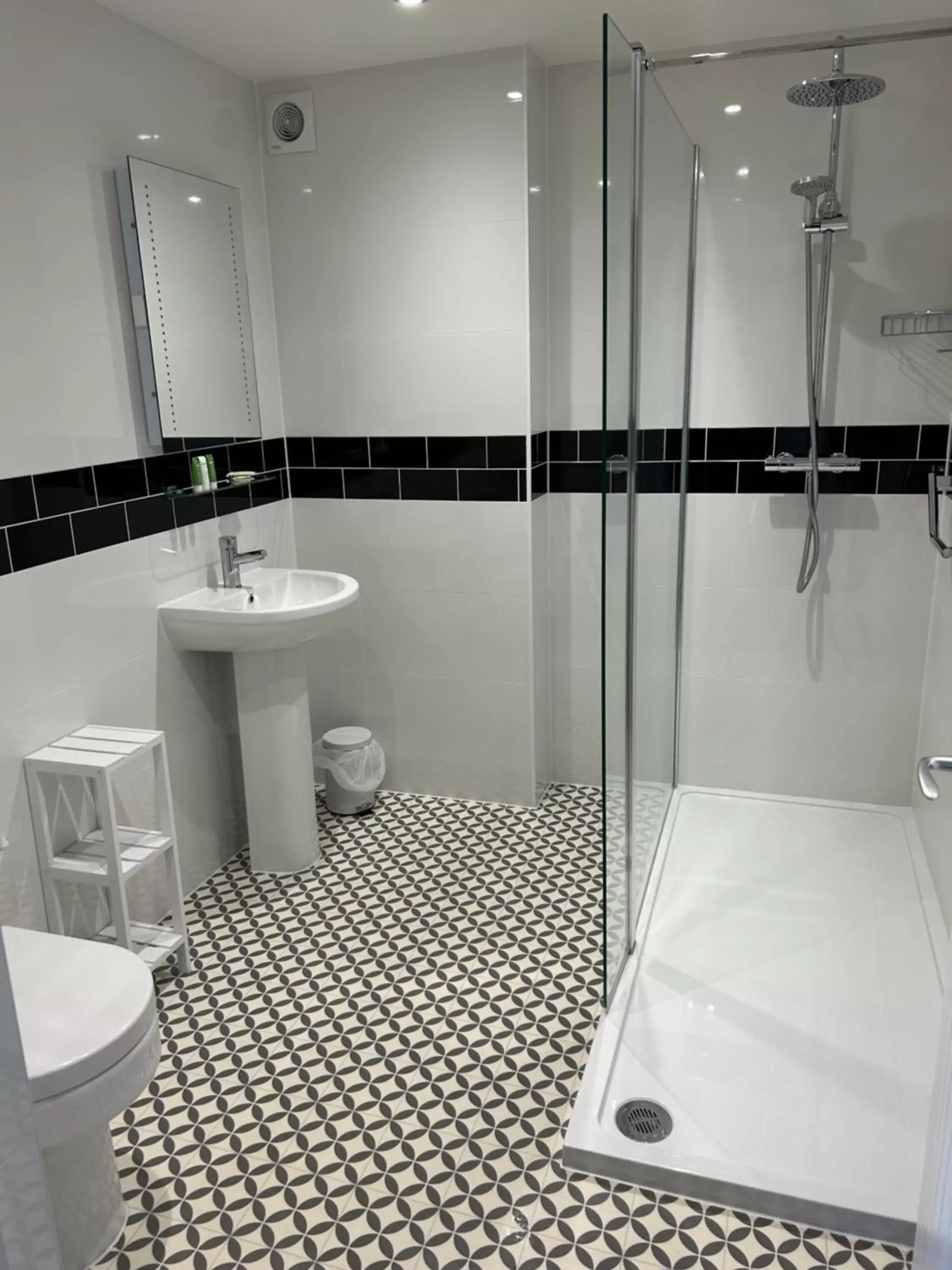Bathroom in Great Malvern Hotel