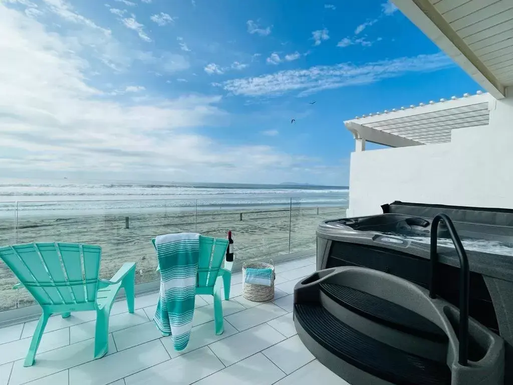 Hot Tub, Balcony/Terrace in Quinta Pacifica Beachfront Villas