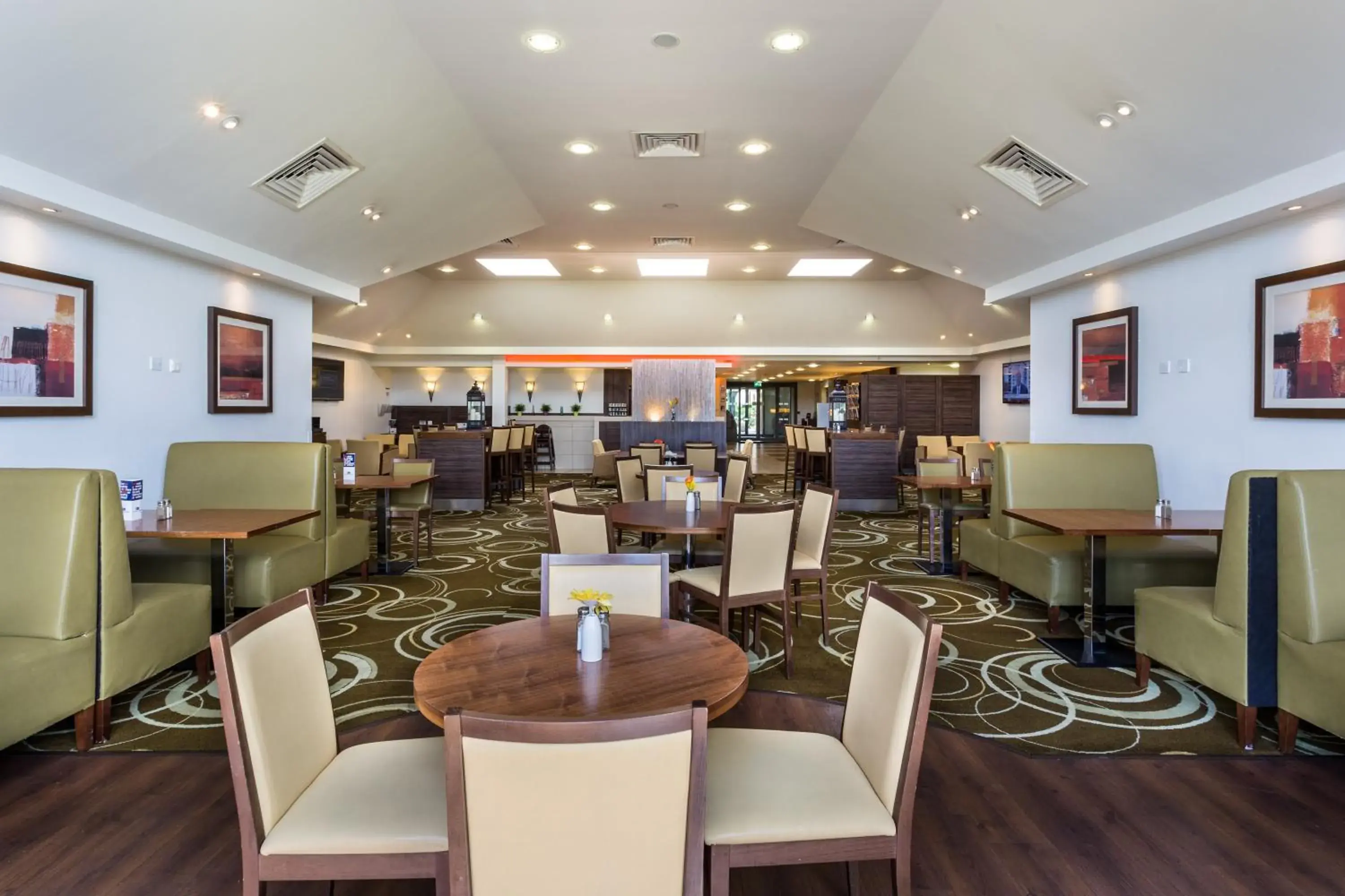 Restaurant/Places to Eat in Holiday Inn Express Colchester