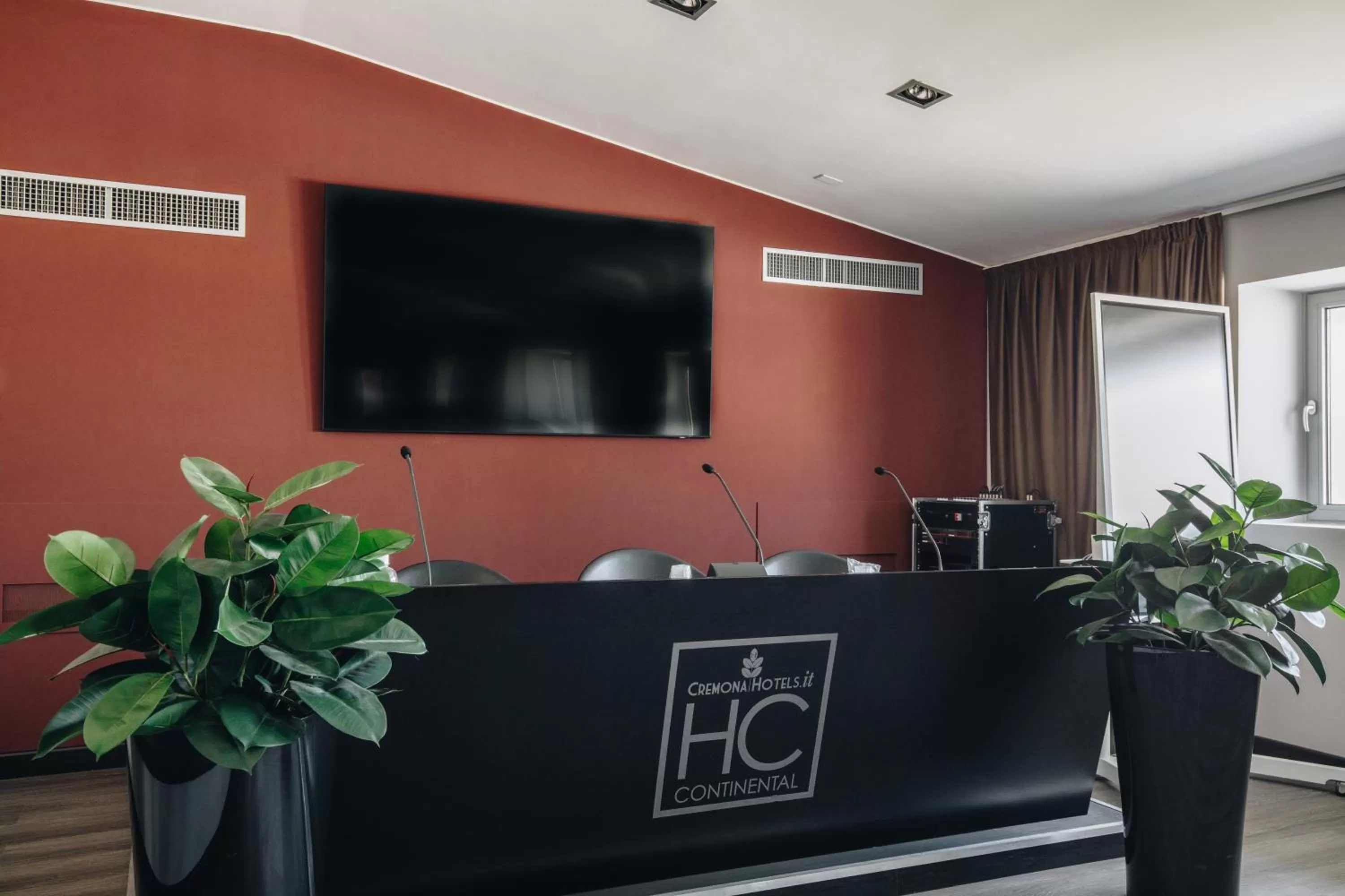 Communal lounge/ TV room in Hotel Continental