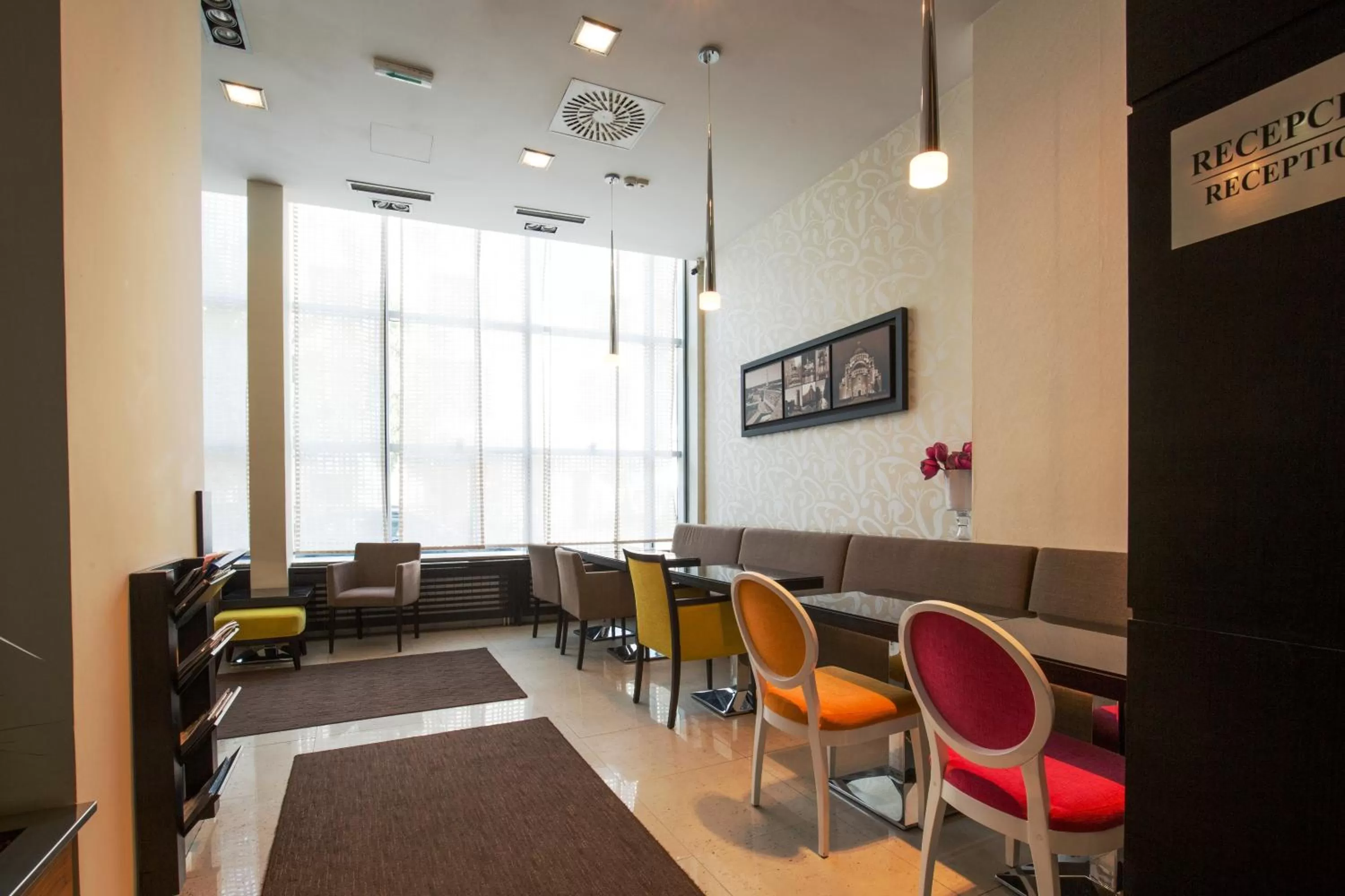 Restaurant/places to eat in Garni Hotel Nevski