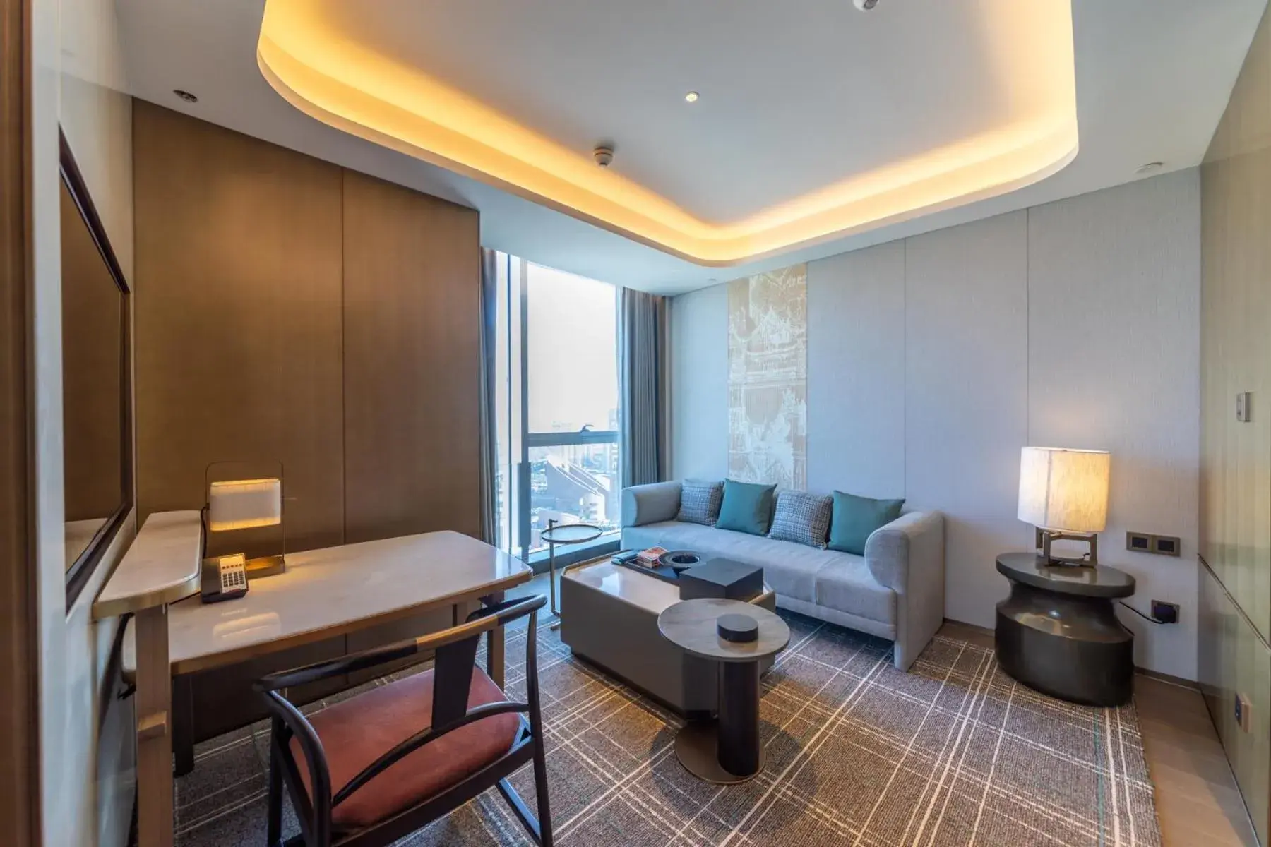 Living room in HUALUXE Xi'an Chanba by IHG-西安浐灞华邑酒店-Near Xi'an International Convention Exhibition Center and Shopping mall and The Romantic show of Xi'an-Free Luggage Storage-English Service Living room in HUALUXE Xi'an Chanba by IHG-西安浐灞华邑酒店-Near Xi'an International Convention Exhibition Center and Shopping mall and The Romantic show of Xi'an-Free Luggage Storage-English Service