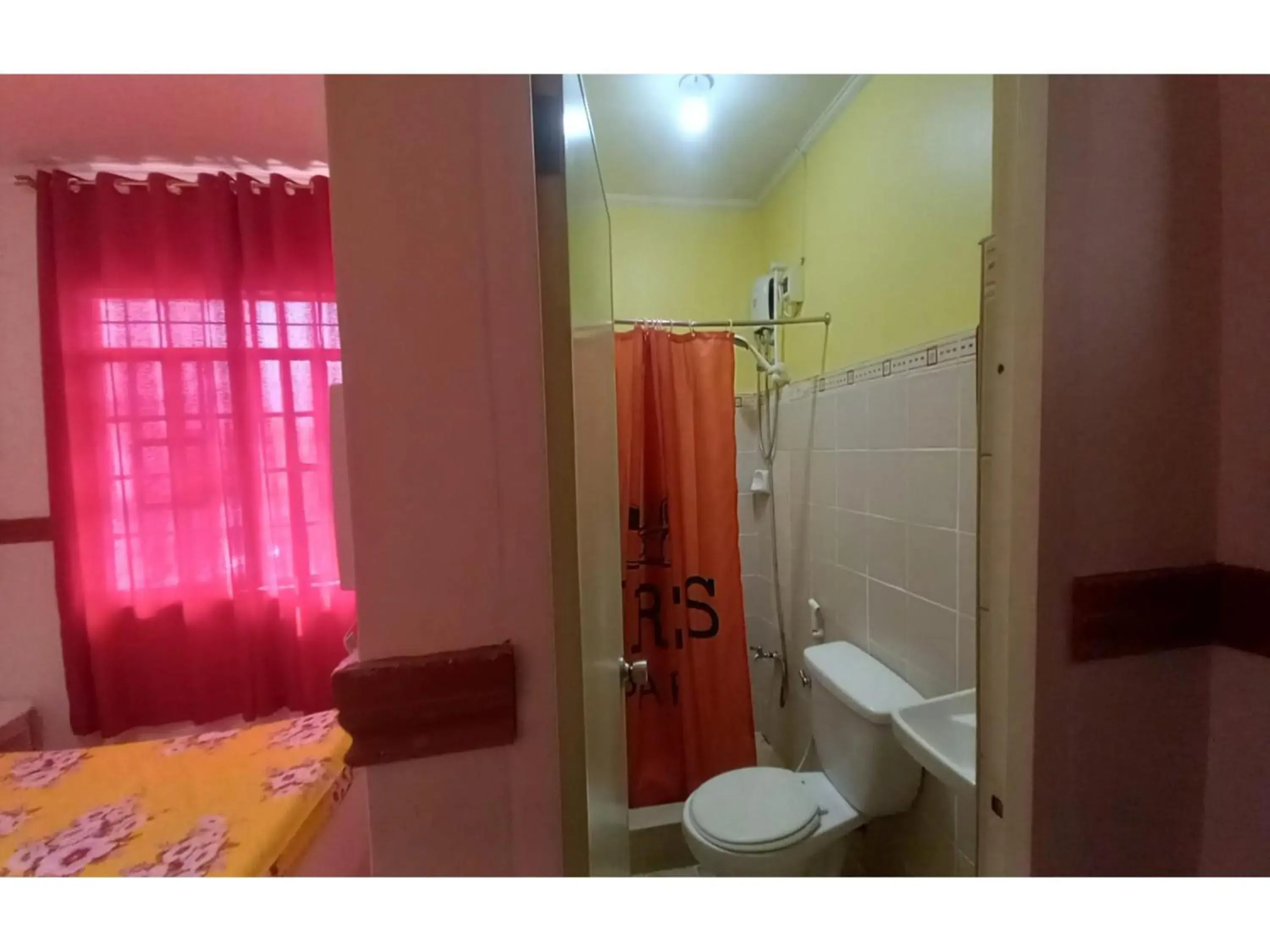 Bathroom in RedDoorz @ Jomckayl Apartelle Naga