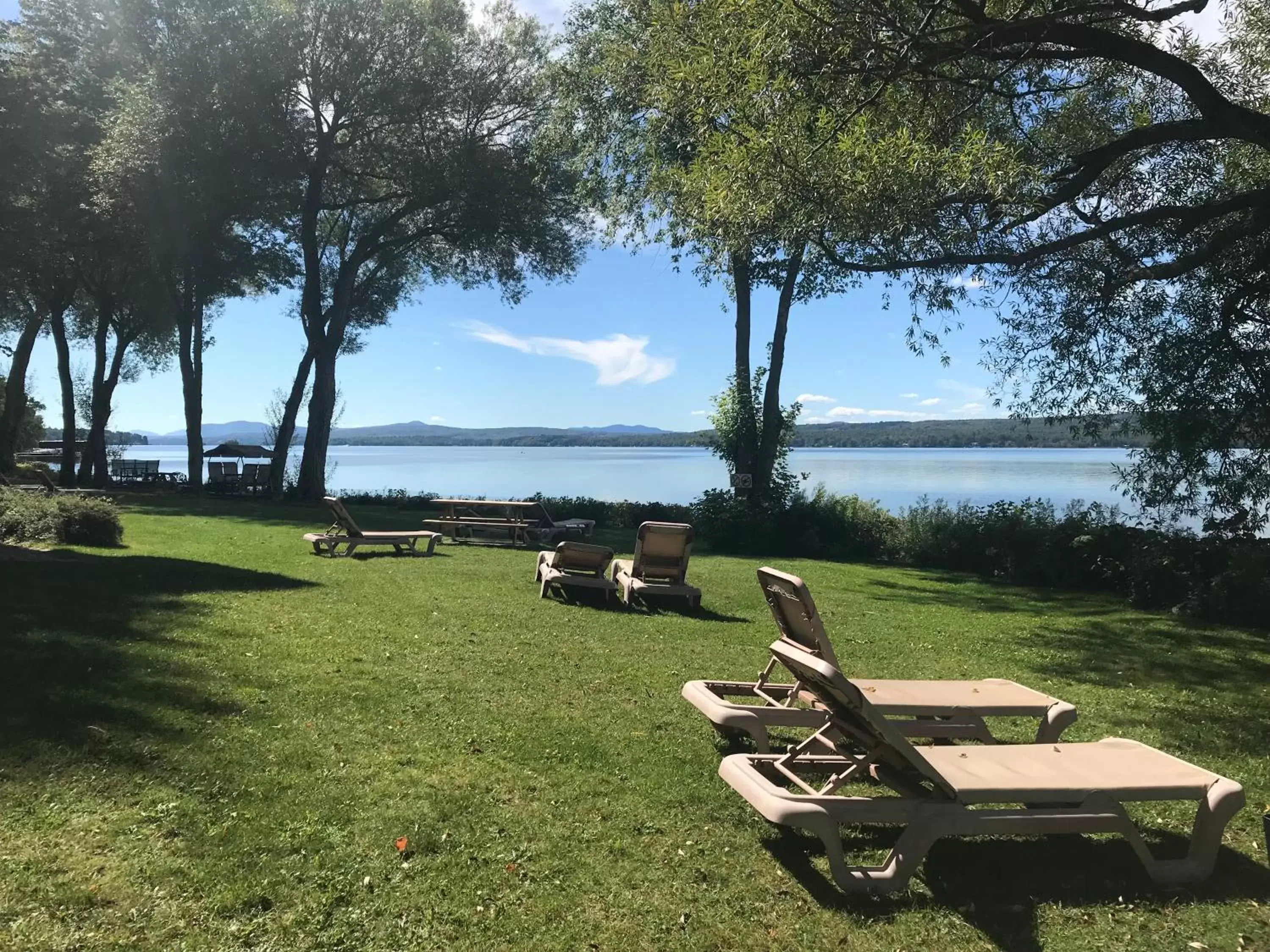 Garden in Magog Waterfront Studio 106