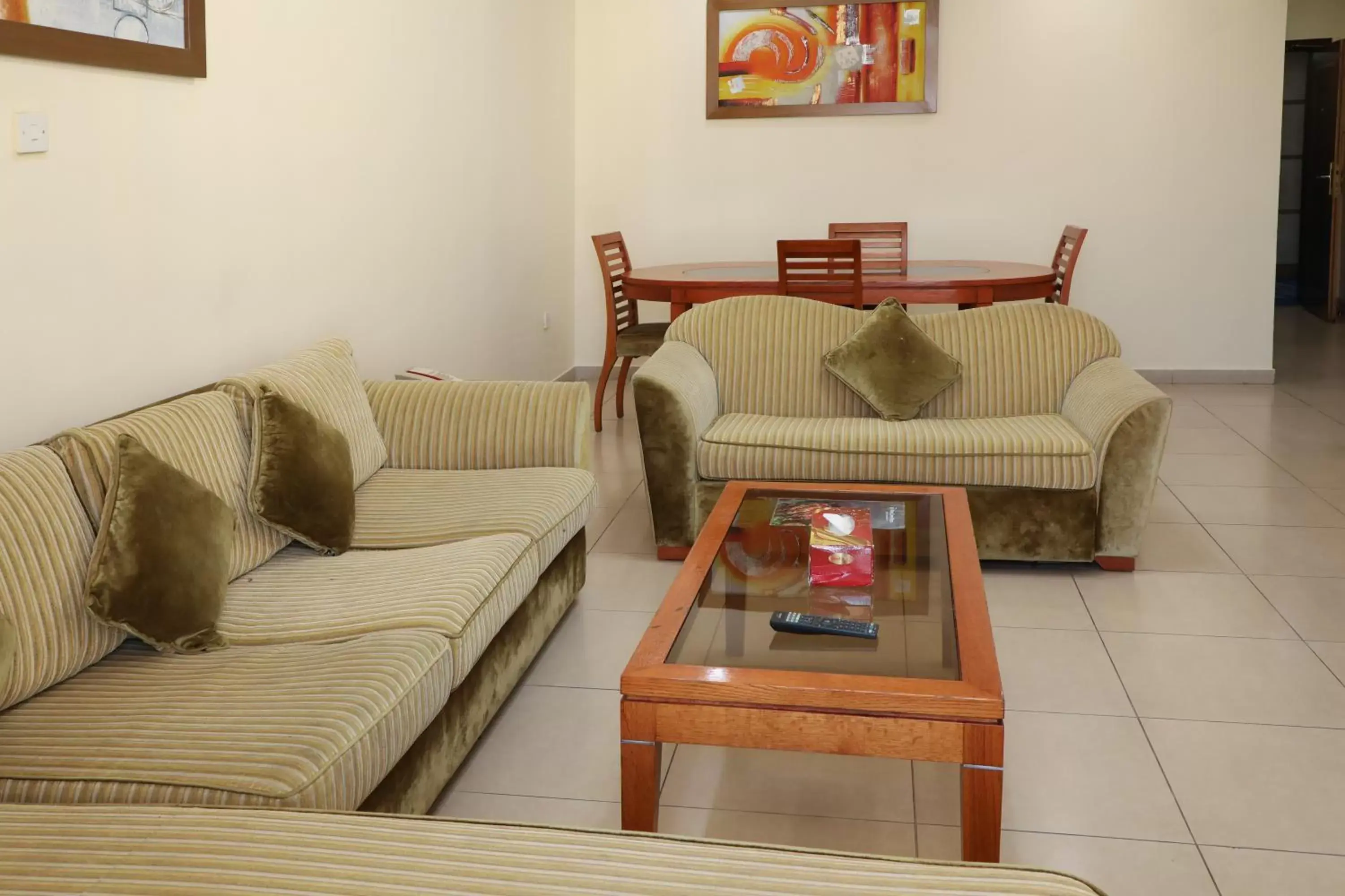 Seating area in Wescott Plaza Hotel Apartments LLC Formerly West Zone Plaza Hotel Apts Seating area in Wescott Plaza Hotel Apartments LLC Formerly West Zone Plaza Hotel Apts