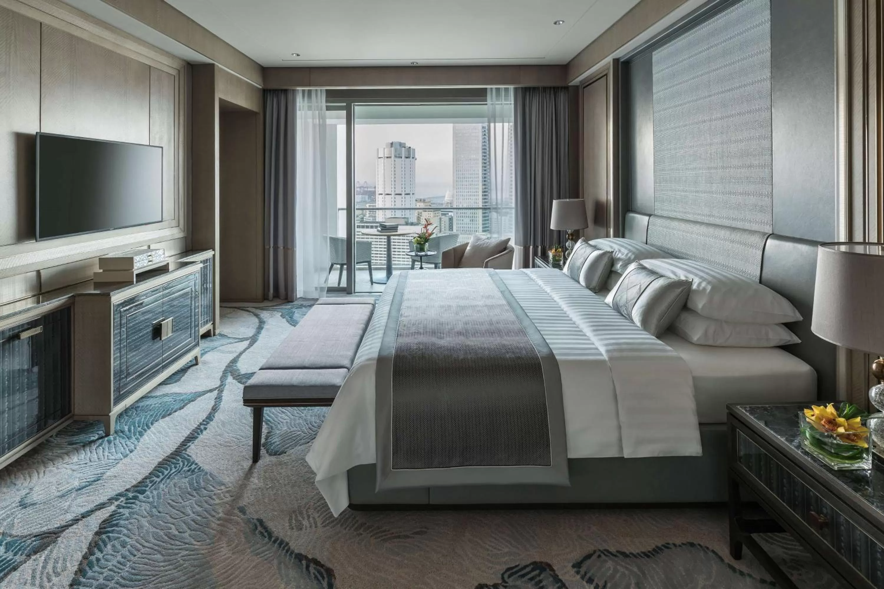 Photo of the whole room, Bed in Shangri-La Colombo