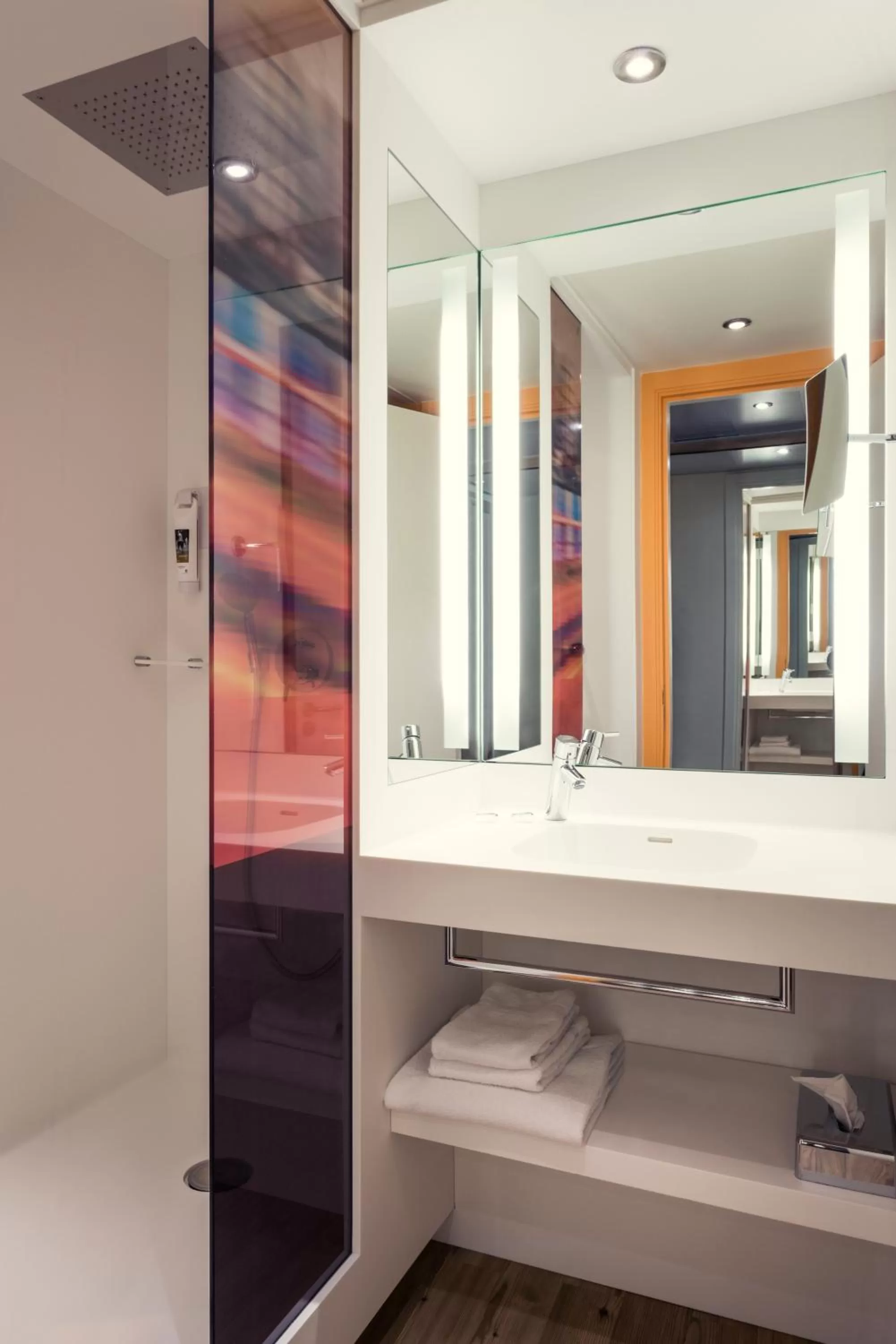 Bathroom in Mercure Paris Boulogne