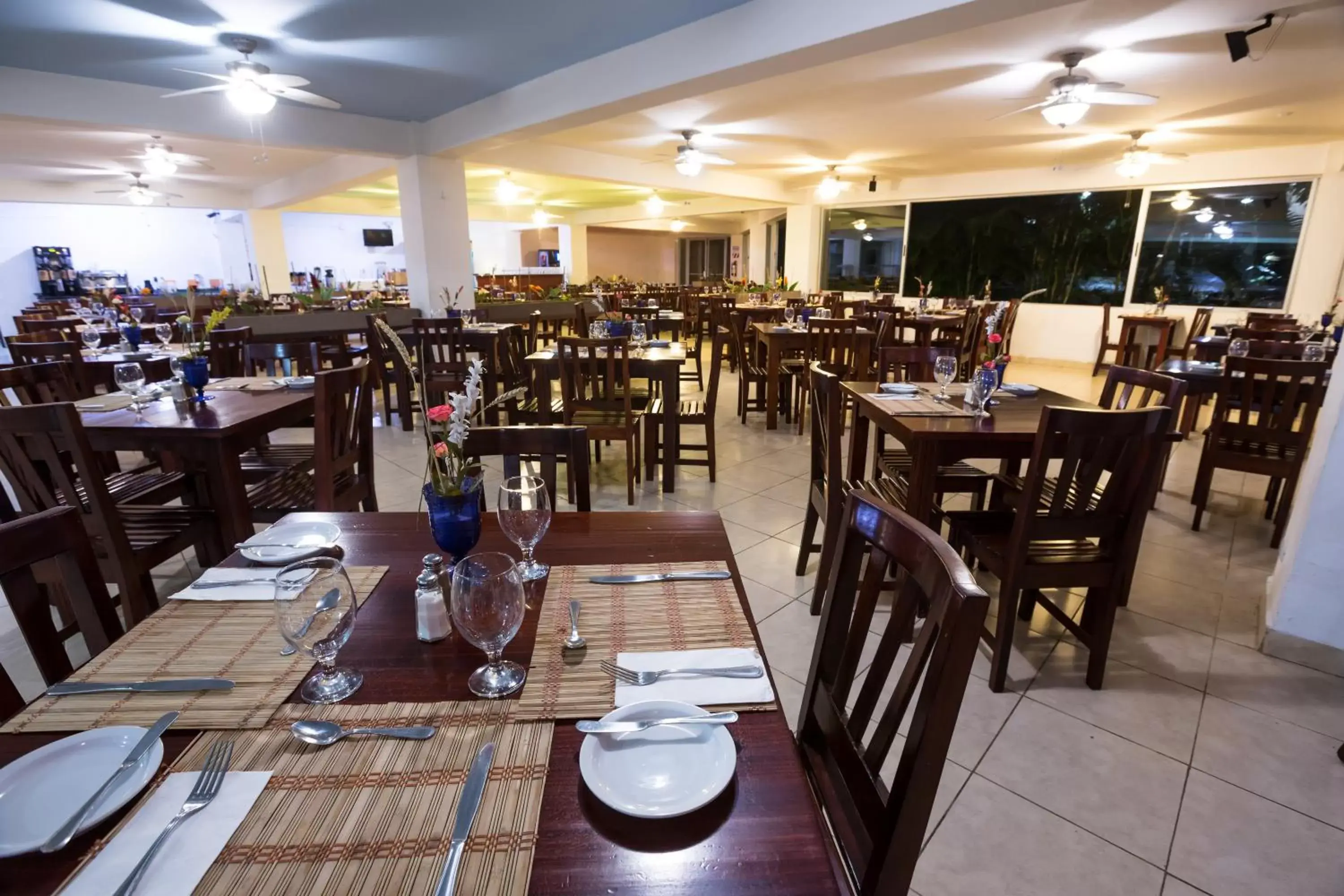 Restaurant/places to eat in Hotel Arenas en Punta Leona Restaurant/places to eat in Hotel Arenas en Punta Leona
