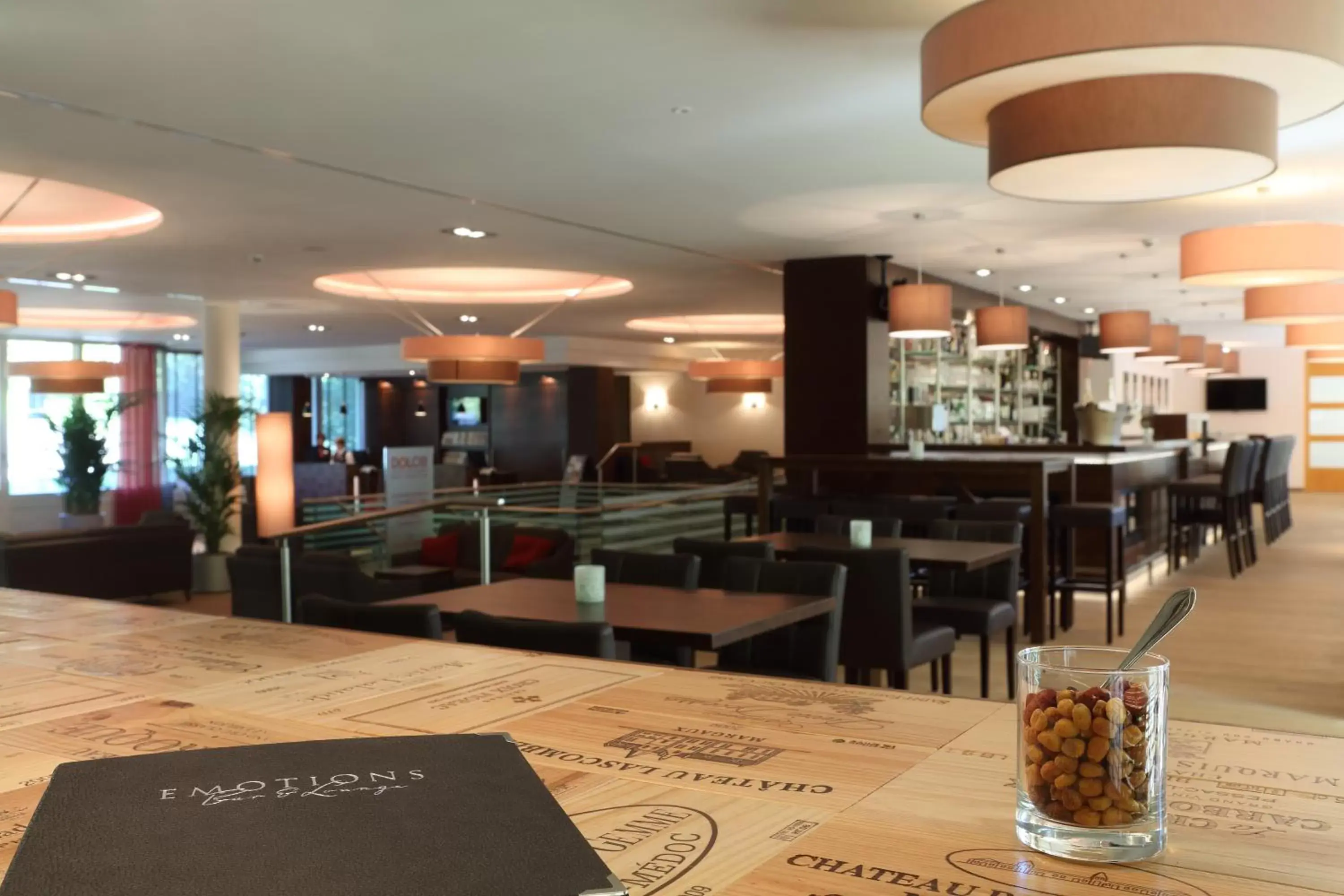 Lounge or bar, Restaurant/Places to Eat in Dolce by Wyndham Bad Nauheim