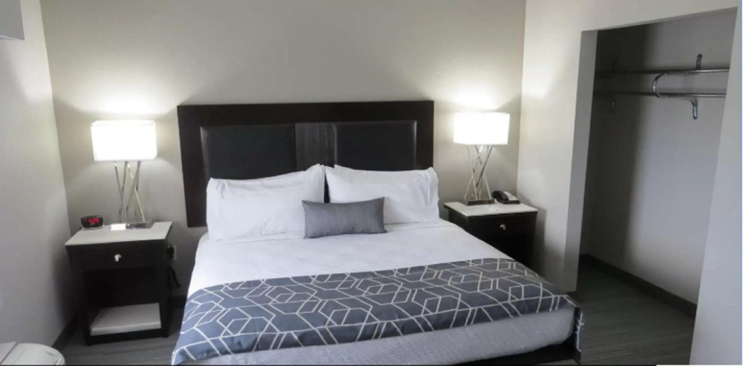 Bedroom, Bed in Best Western Plus Wilkes Barre-Scranton Airport Hotel