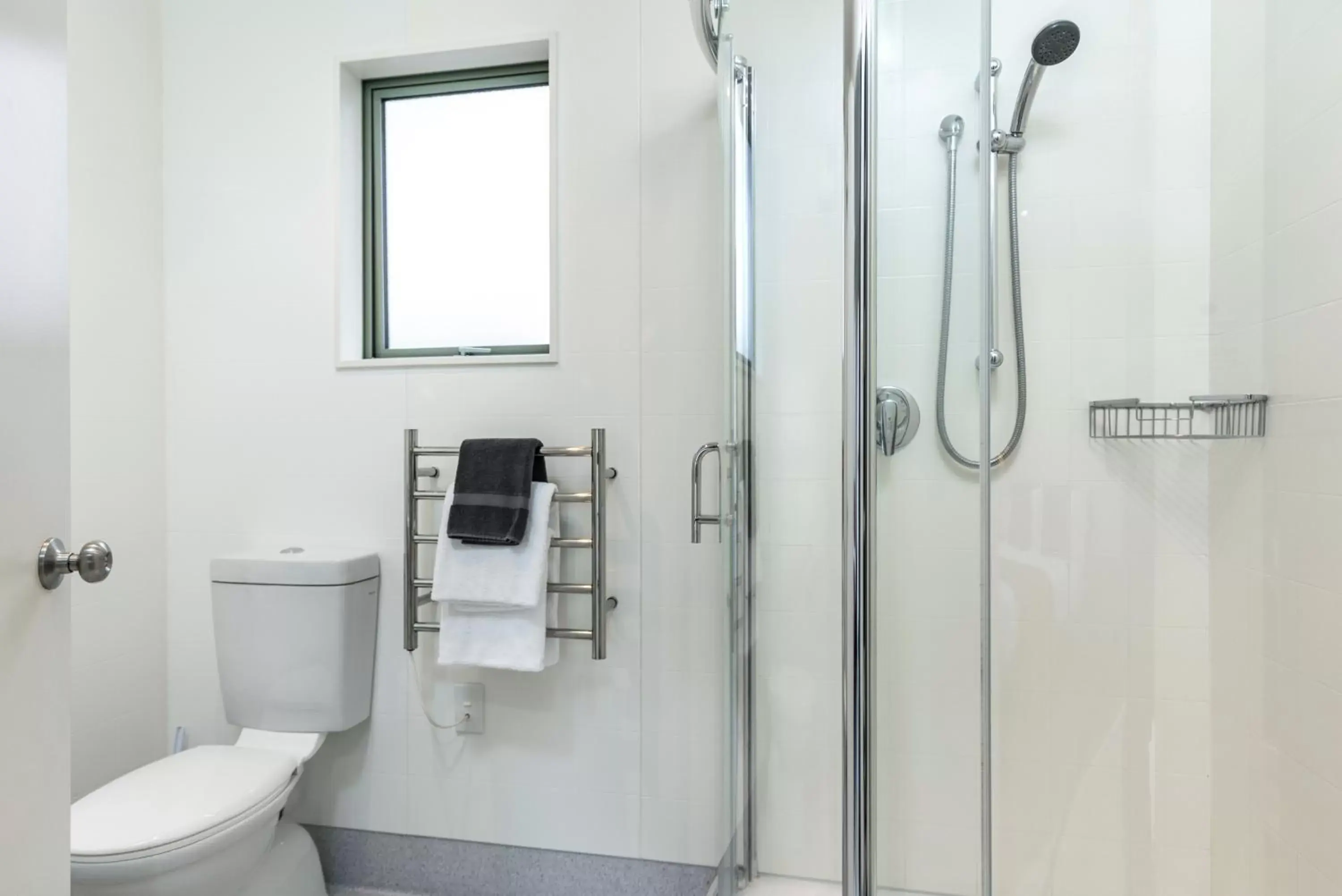 Bathroom in Jasmine Court Motel