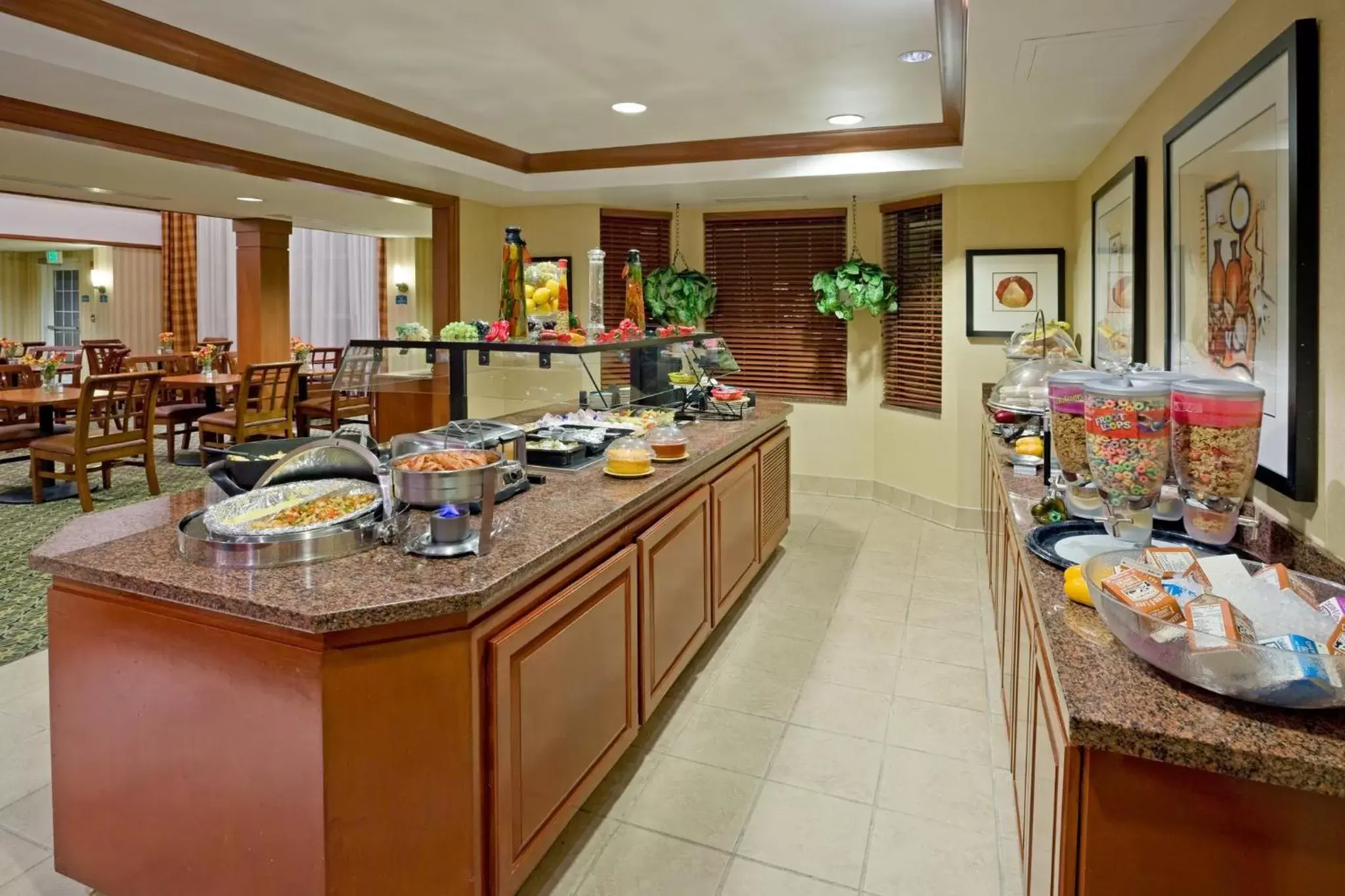 Breakfast, Restaurant/Places to Eat in Staybridge Suites-Philadelphia/Mount Laurel, an IHG Hotel