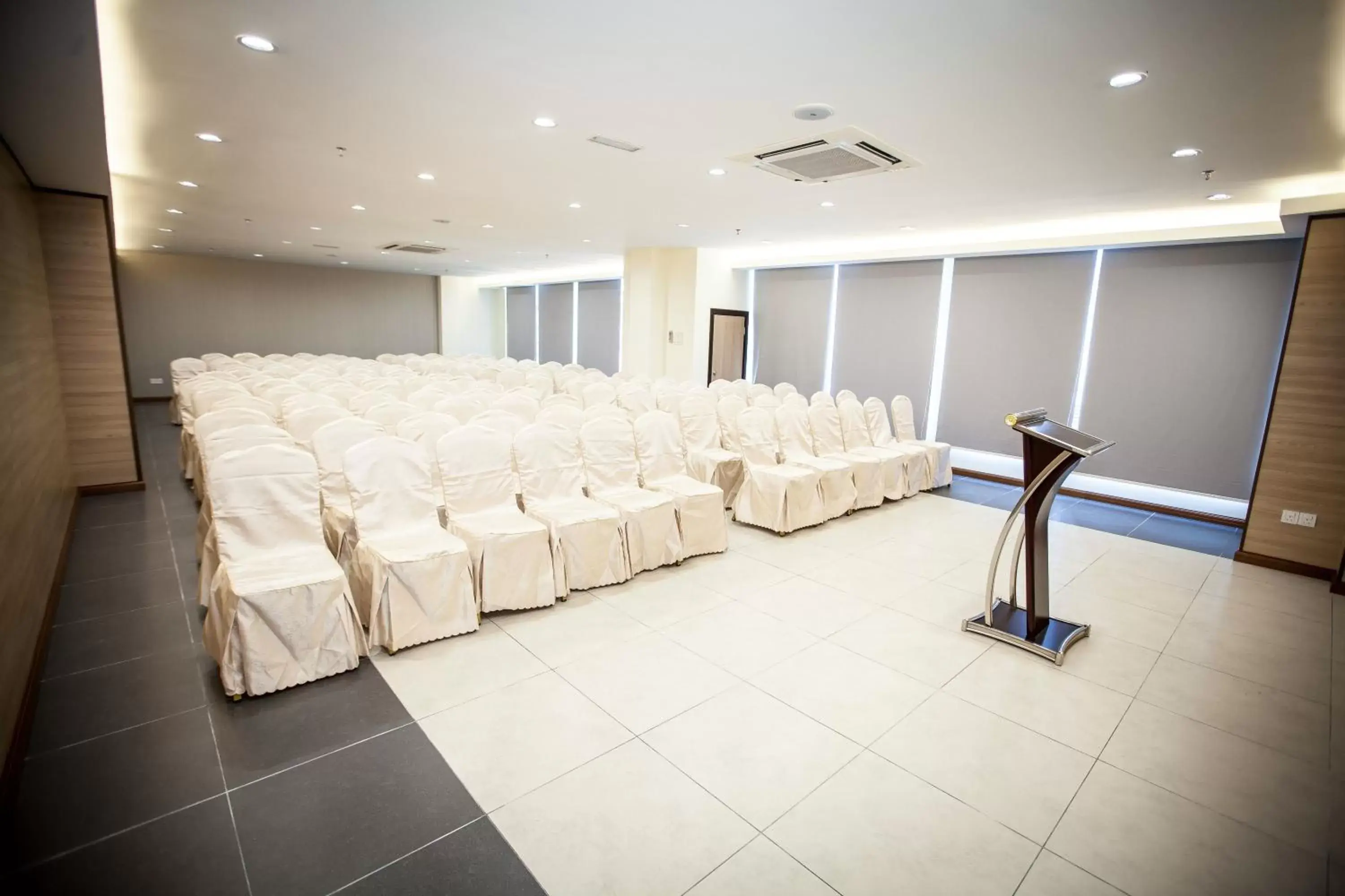 Banquet/Function facilities in Putatan Platinum Hotel