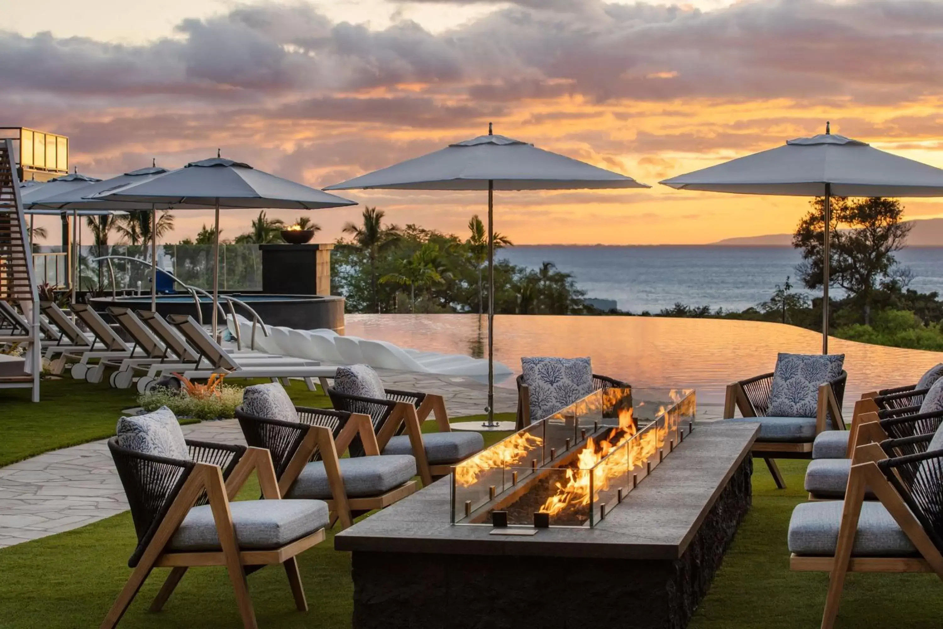 Swimming pool in AC Hotel by Marriott Maui Wailea