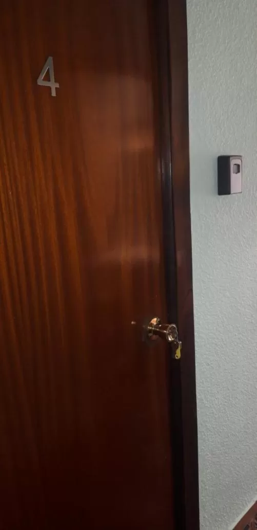 Bathroom in Pensión Benavente AP-7 3 min - Playa 5 min coche