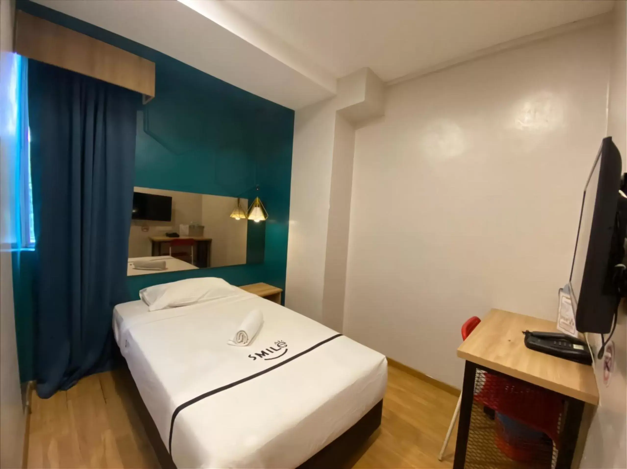 Bedroom, Bed in Smile Hotel Selayang Point