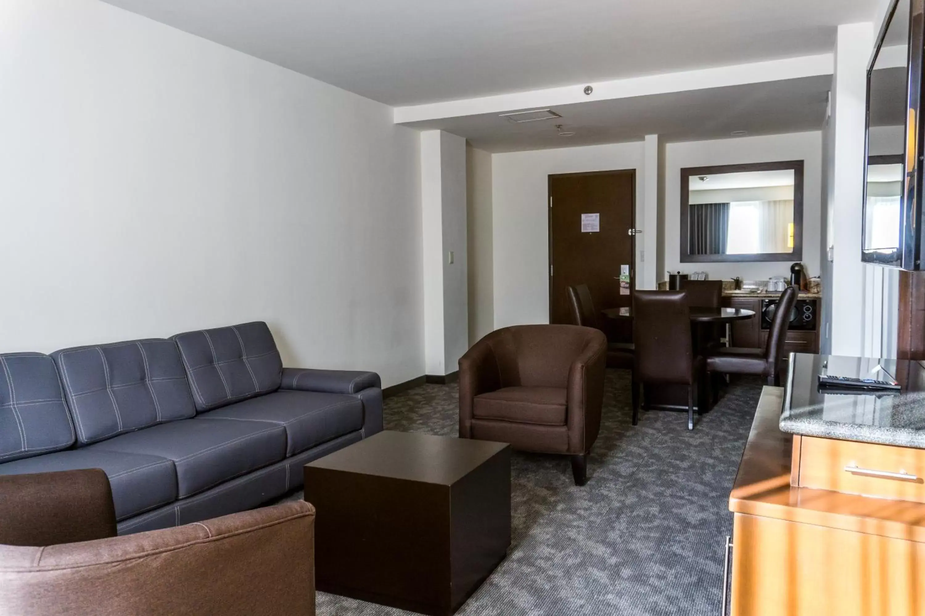 Living room, Seating Area in Courtyard by Marriott San Luis Potosi
