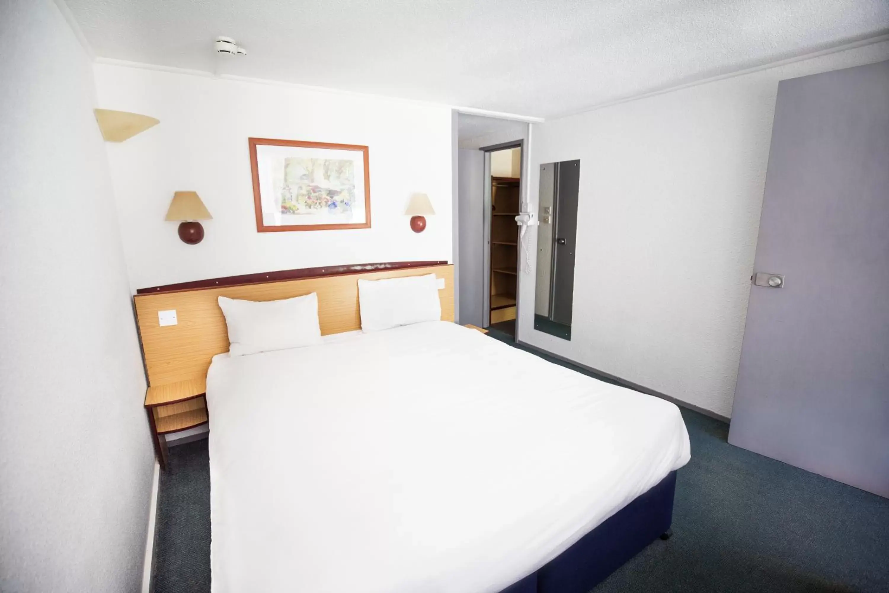 Bed in Campanile Hotel Runcorn