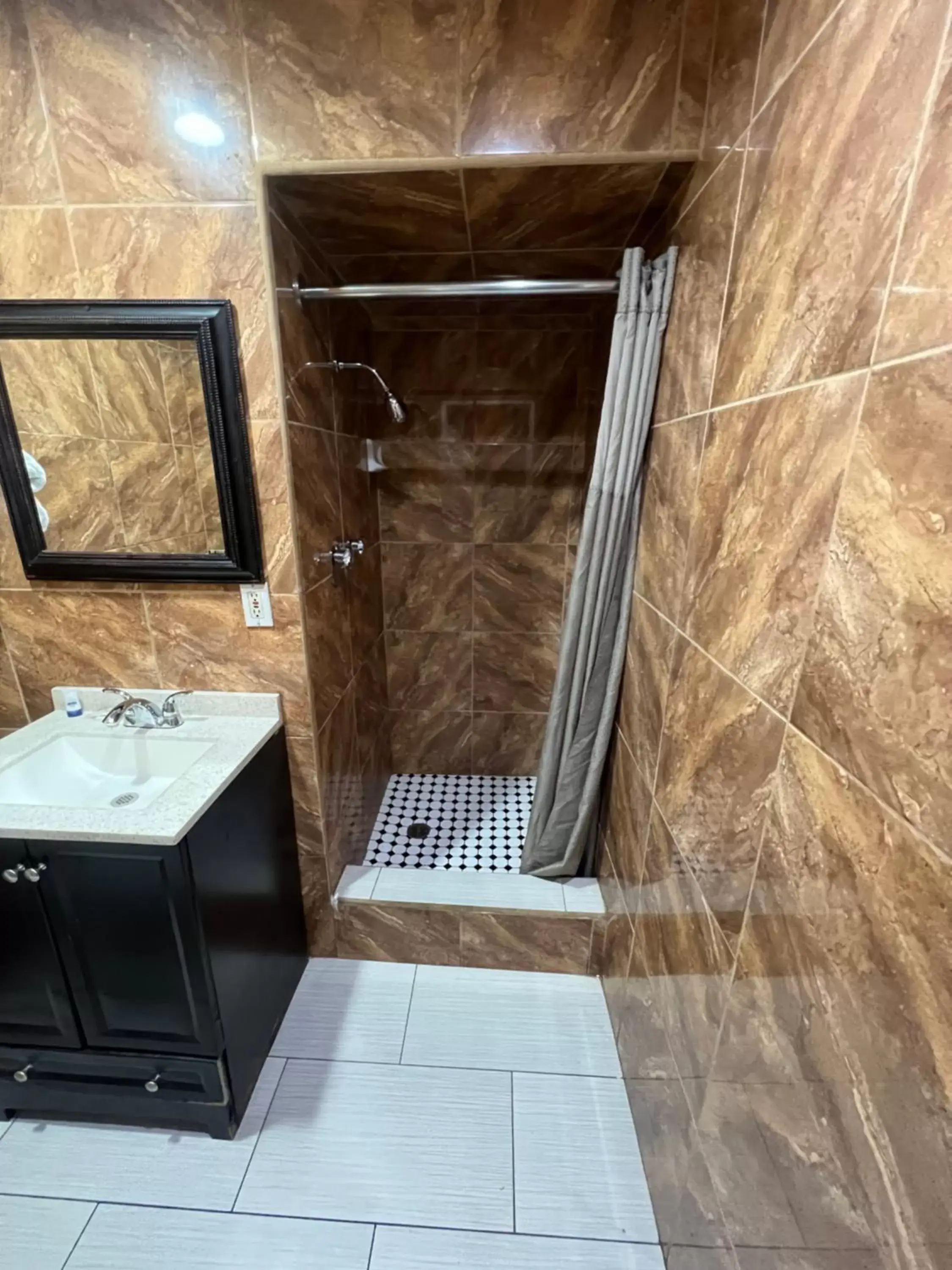 Bathroom in Harris Motel