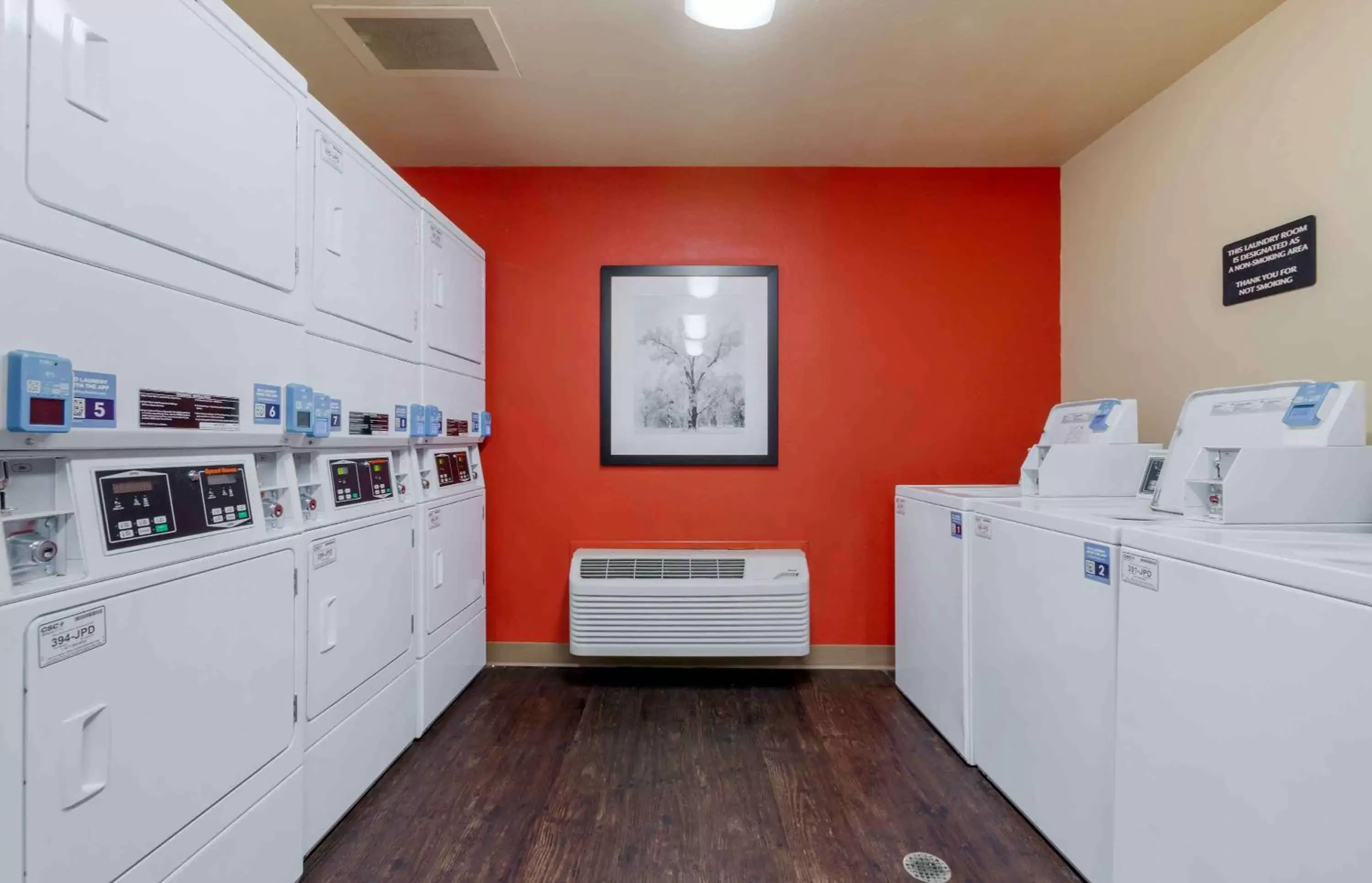 Property building, Kitchen/Kitchenette in Extended Stay America Suites - Phoenix - Airport