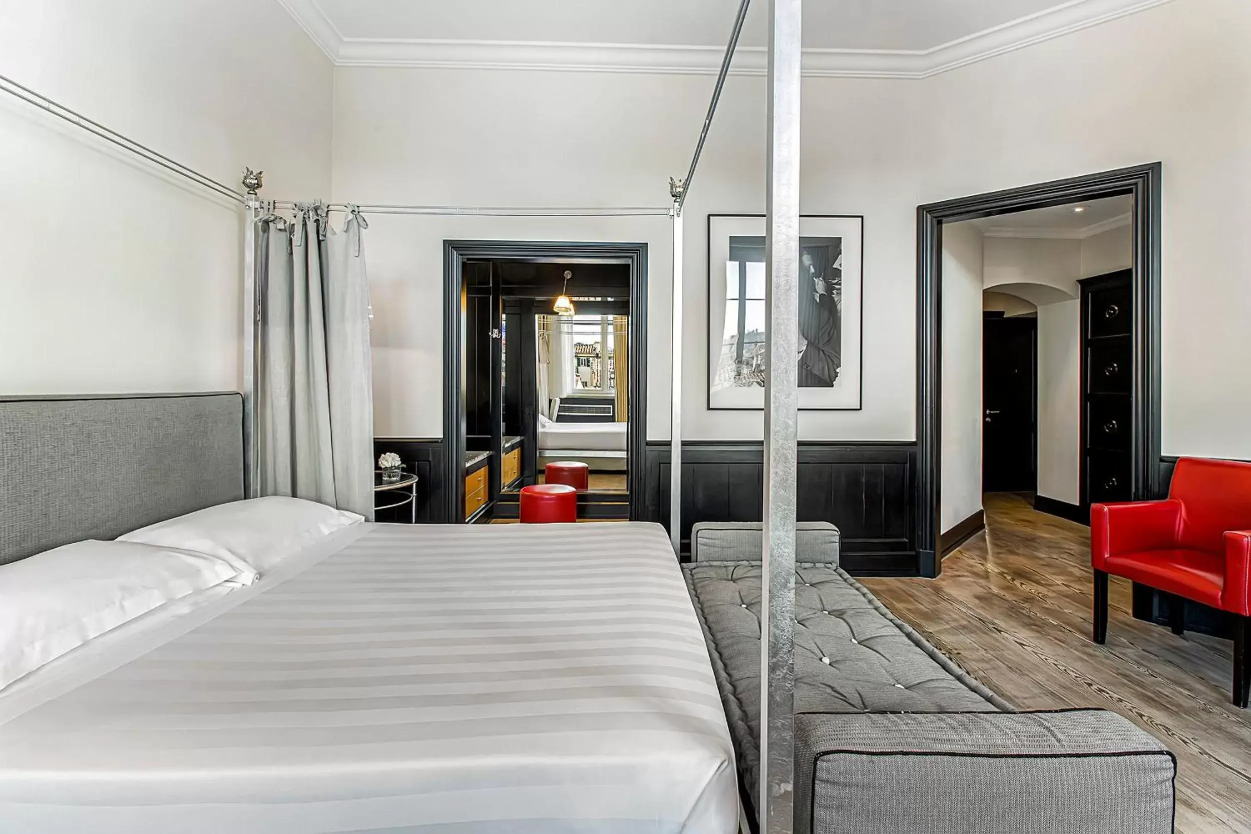 Bedroom, Bed in Relais Santa Croce, By Baglioni Hotels